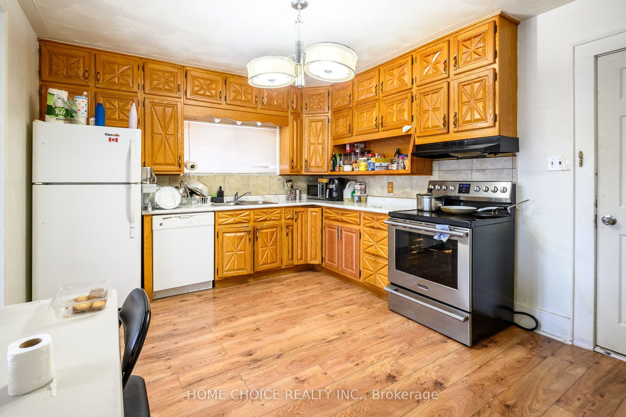 305 Maple Street N Property Photo 11