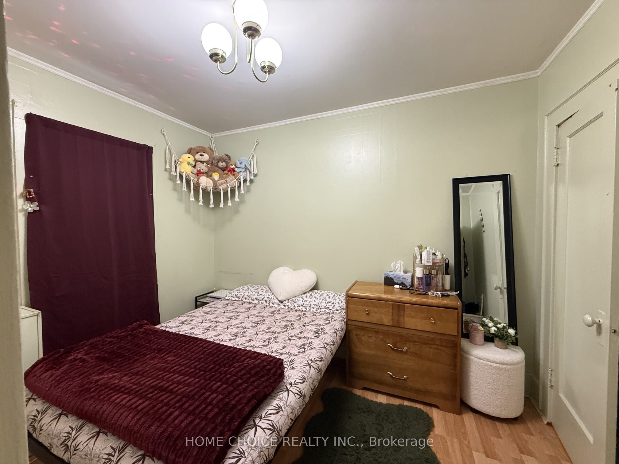 305 Maple Street N Property Photo 14