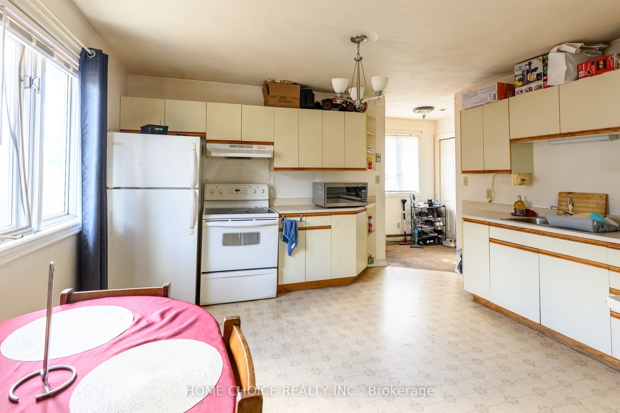 305 Maple Street N Property Photo 16