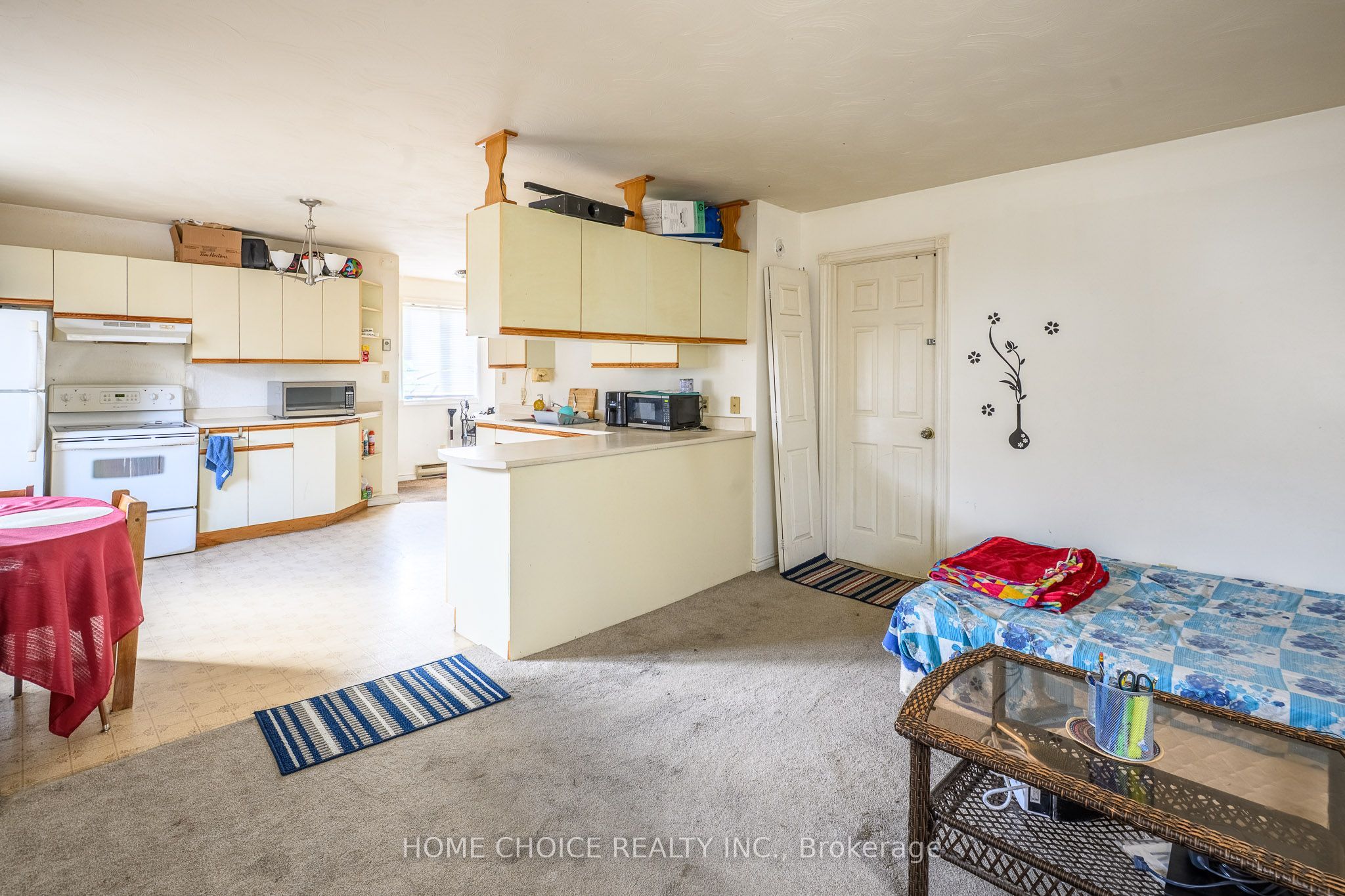 305 Maple Street N Property Photo 20