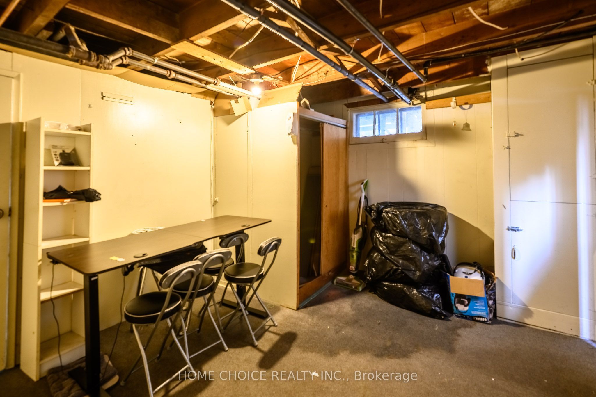 305 Maple Street N Property Photo 32