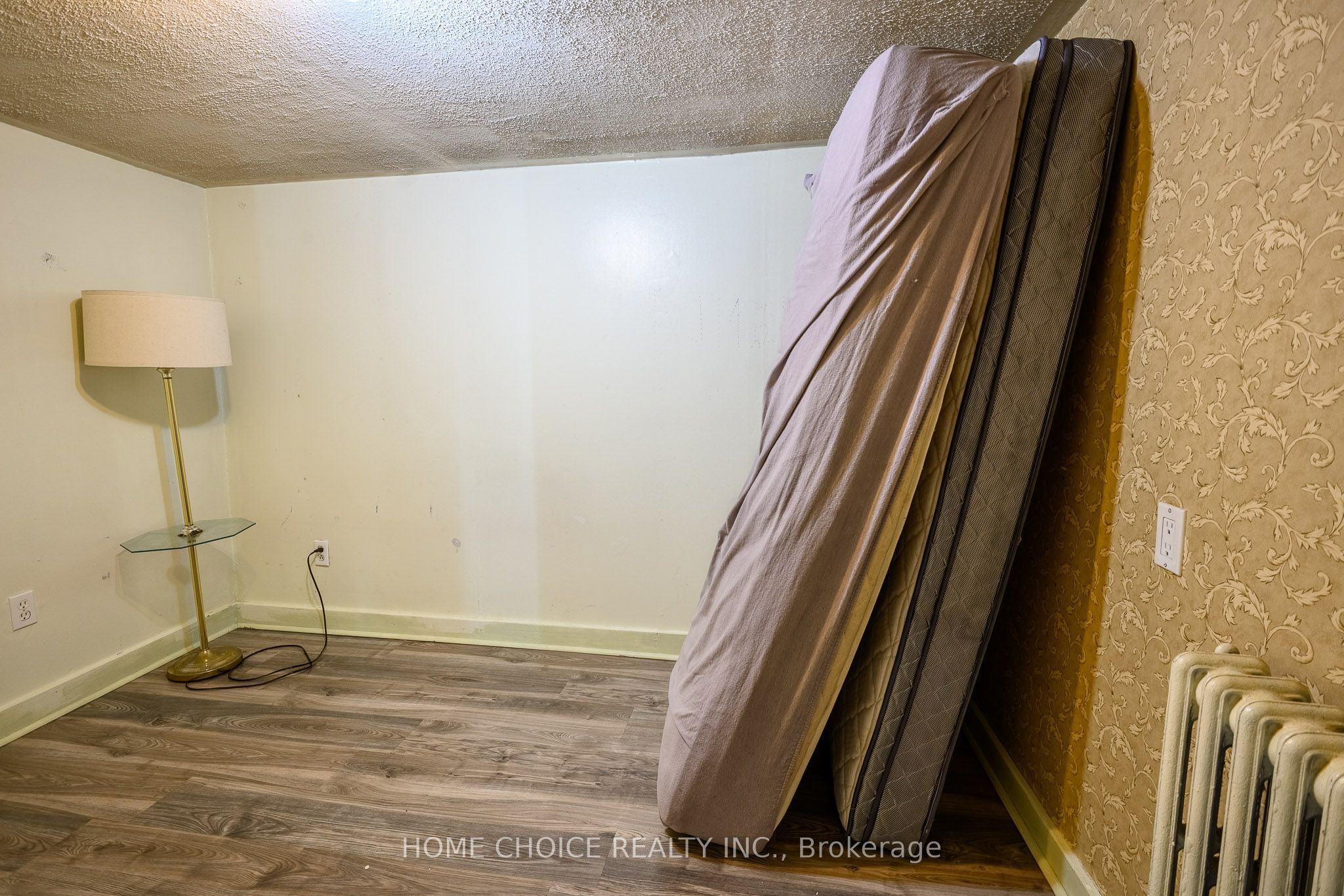 305 Maple Street N Property Photo 39