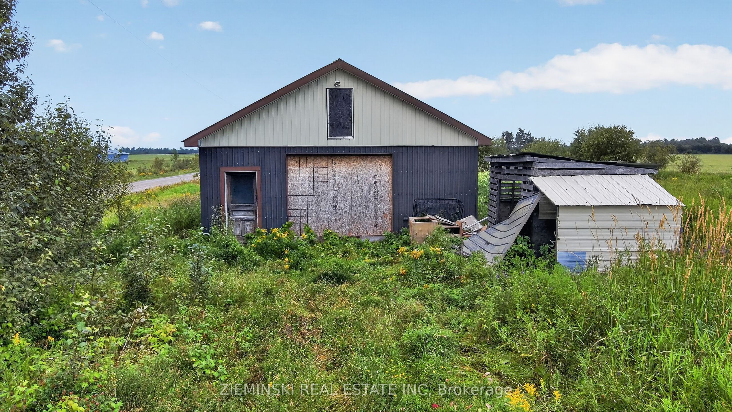 1222 Onagon Road Property Photo 5
