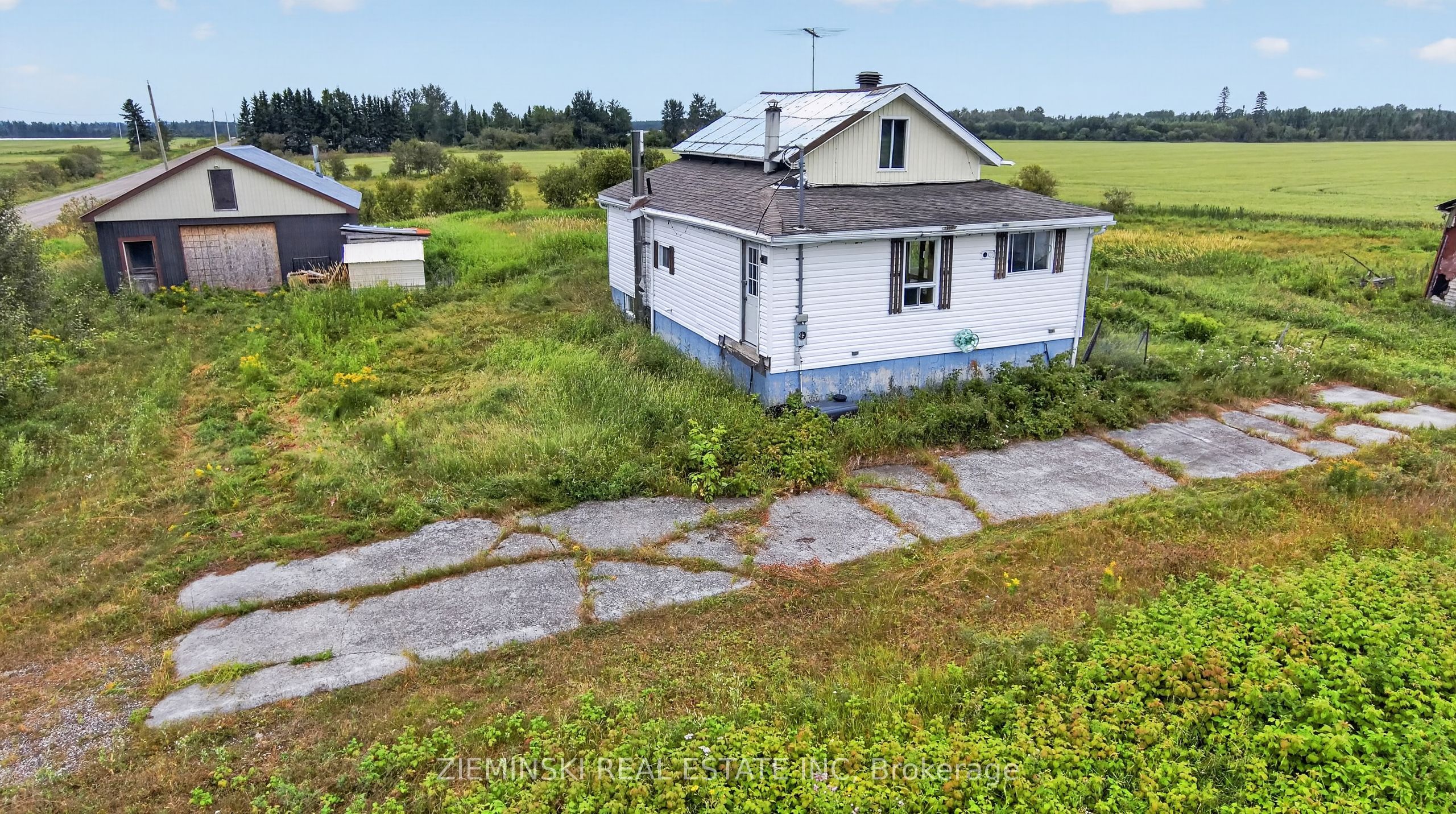 1222 Onagon Road Property Photo 7