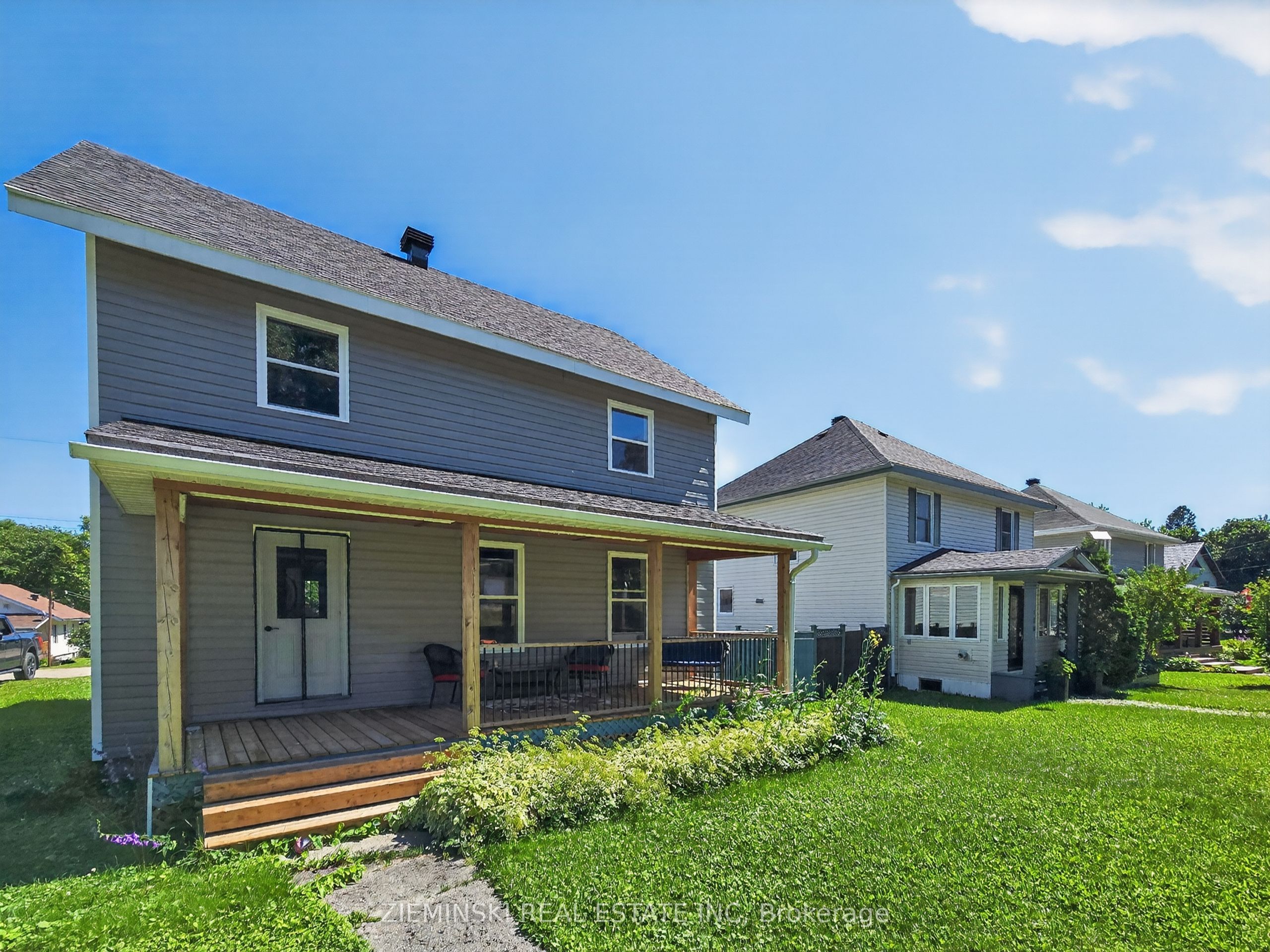 137 Cambridge Avenue Property Photo 1