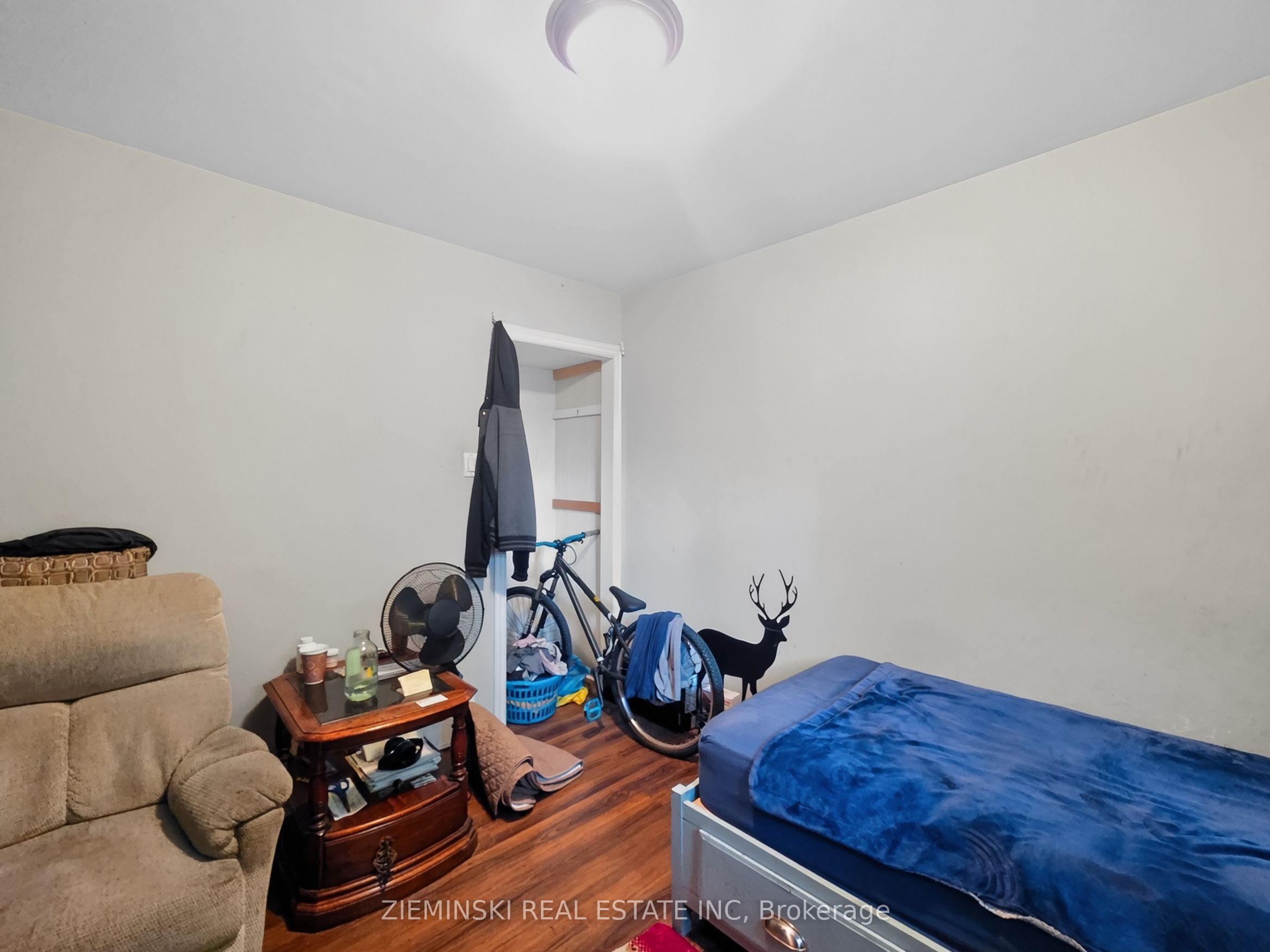 112 Duncan Avenue S Property Photo 4