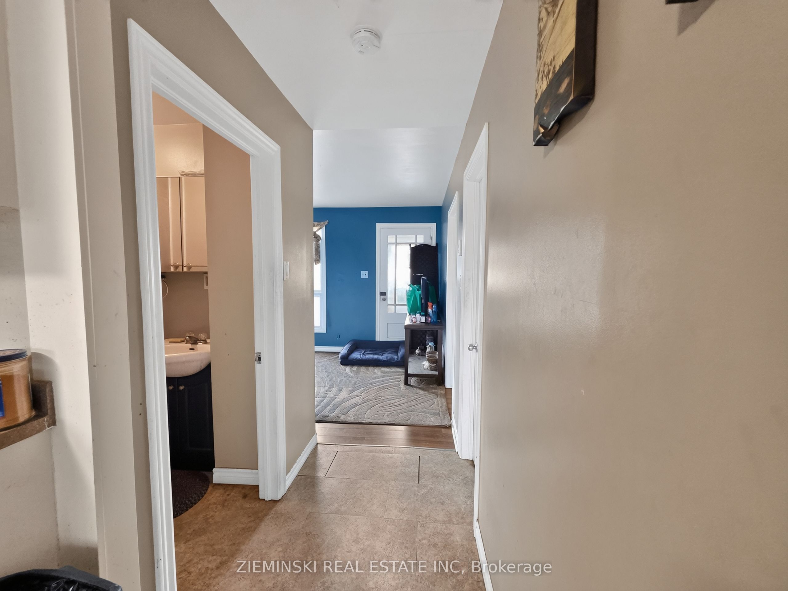 112 Duncan Avenue S Property Photo 6