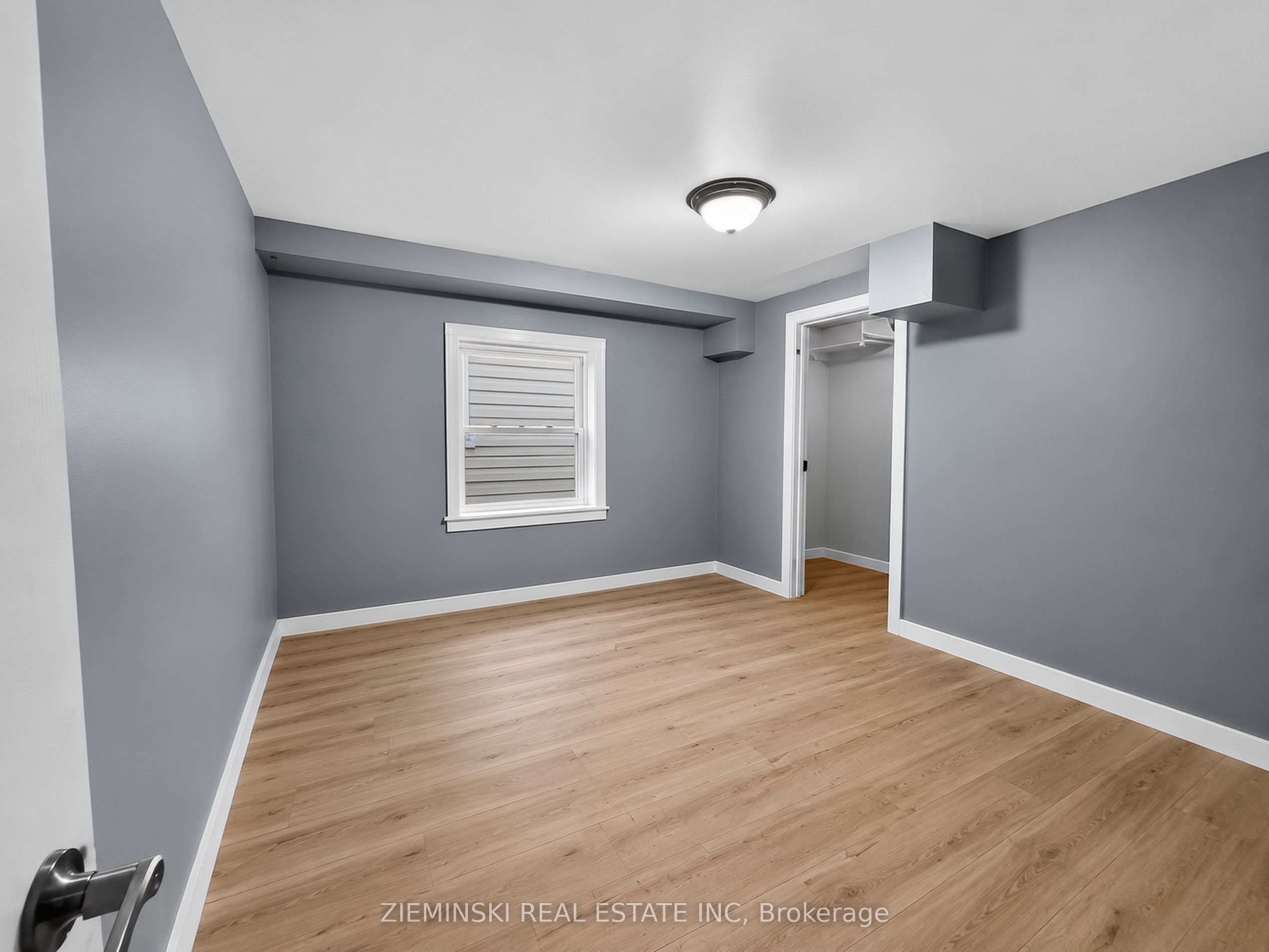 112 Duncan Avenue S Property Photo 12