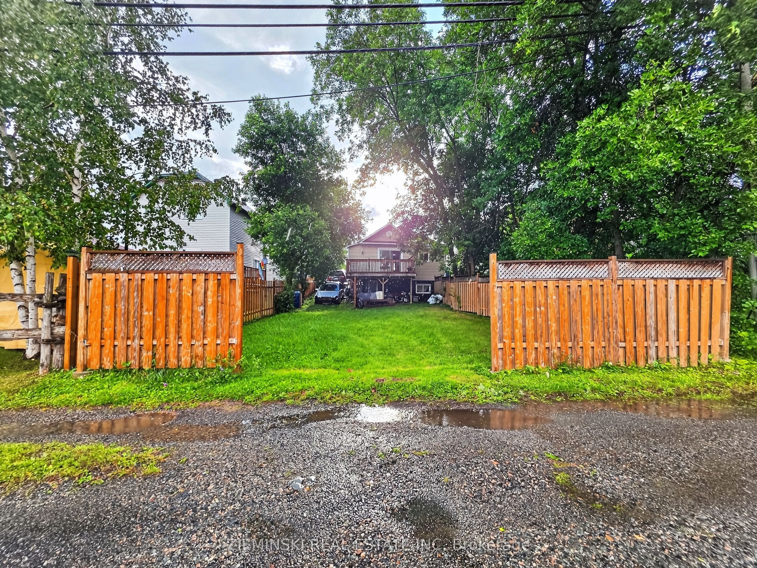 112 Duncan Avenue S Property Photo 15
