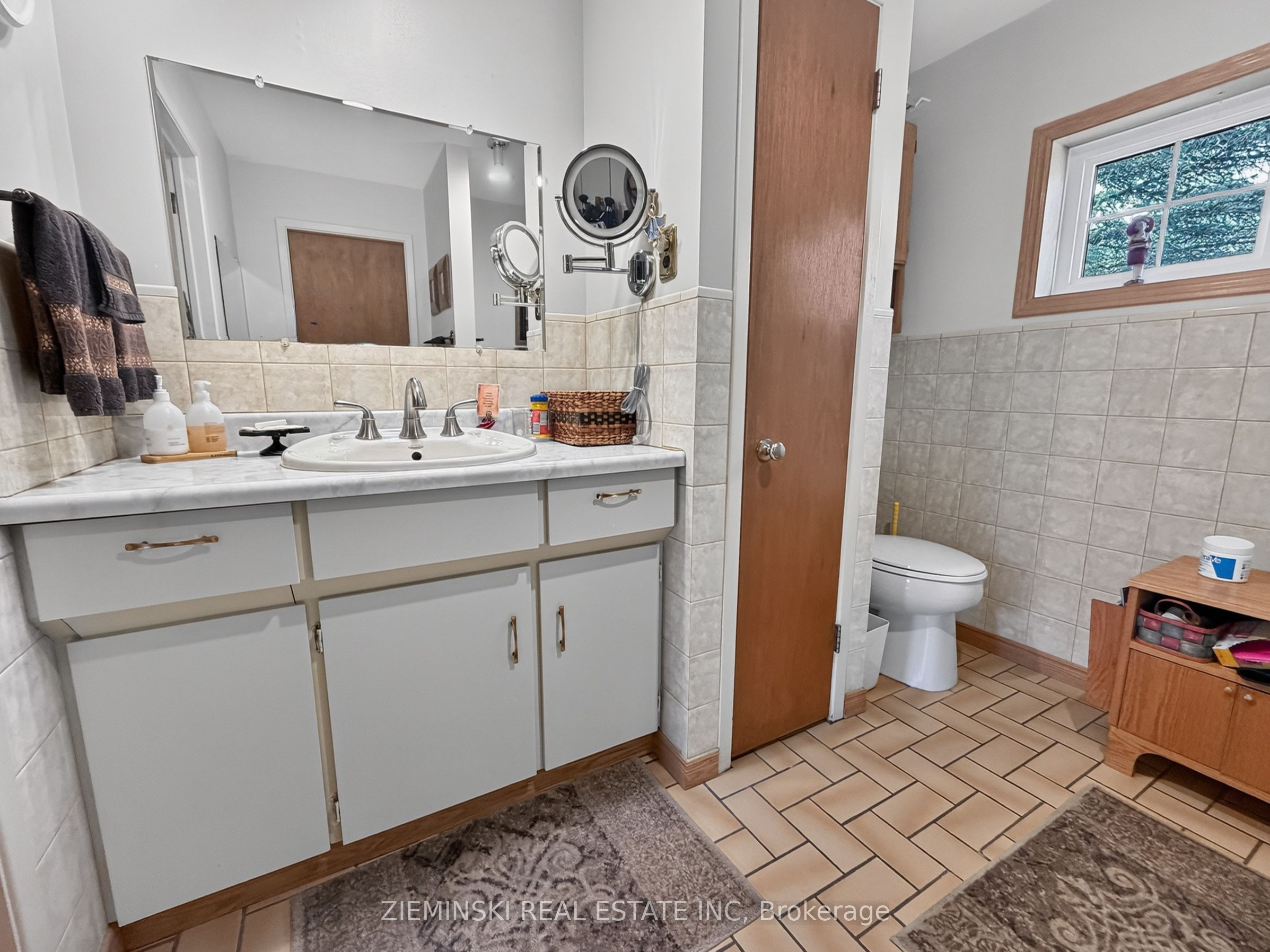 284 Fourteenth Avenue Property Photo 7