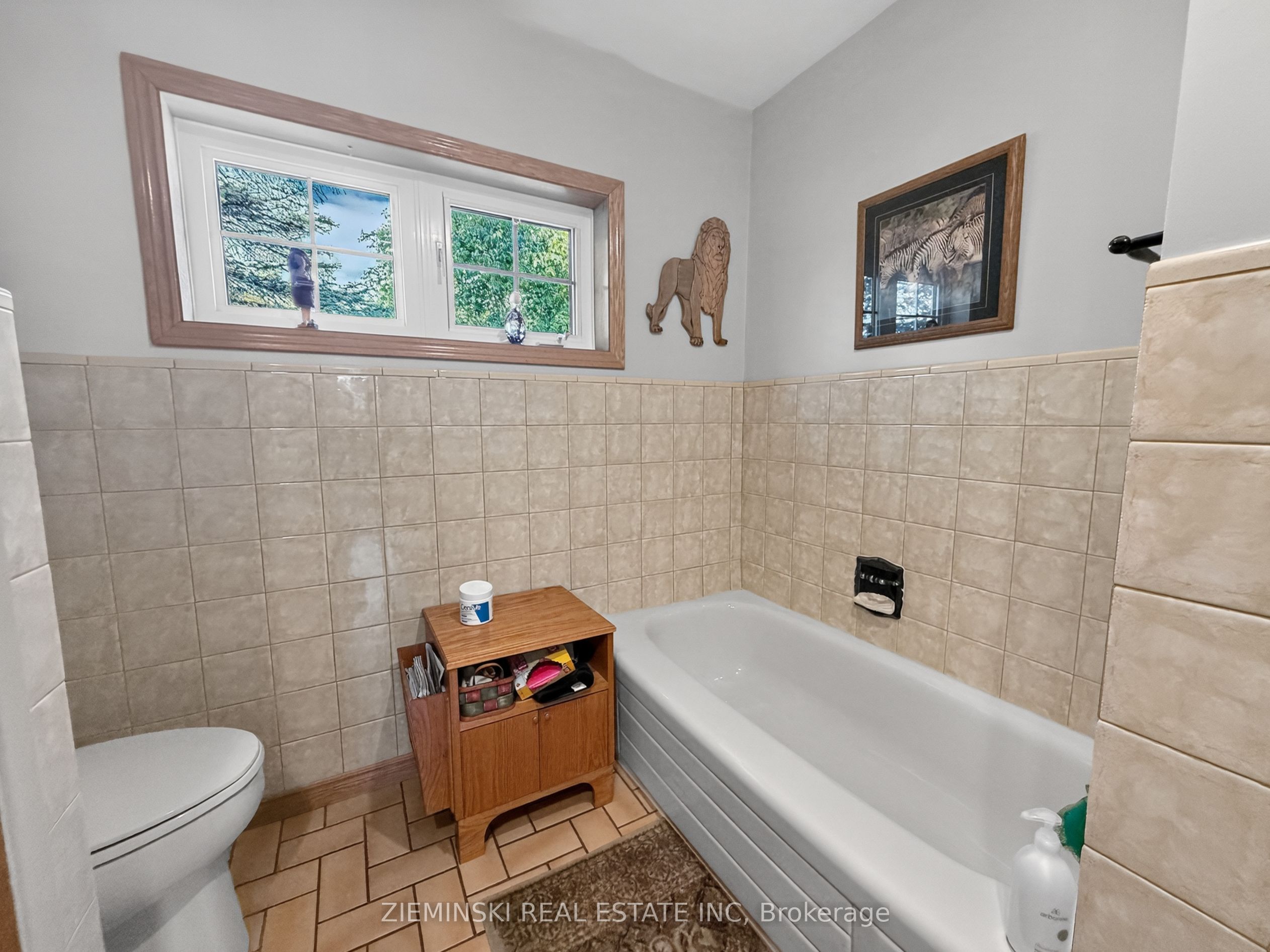 284 Fourteenth Avenue Property Photo 8