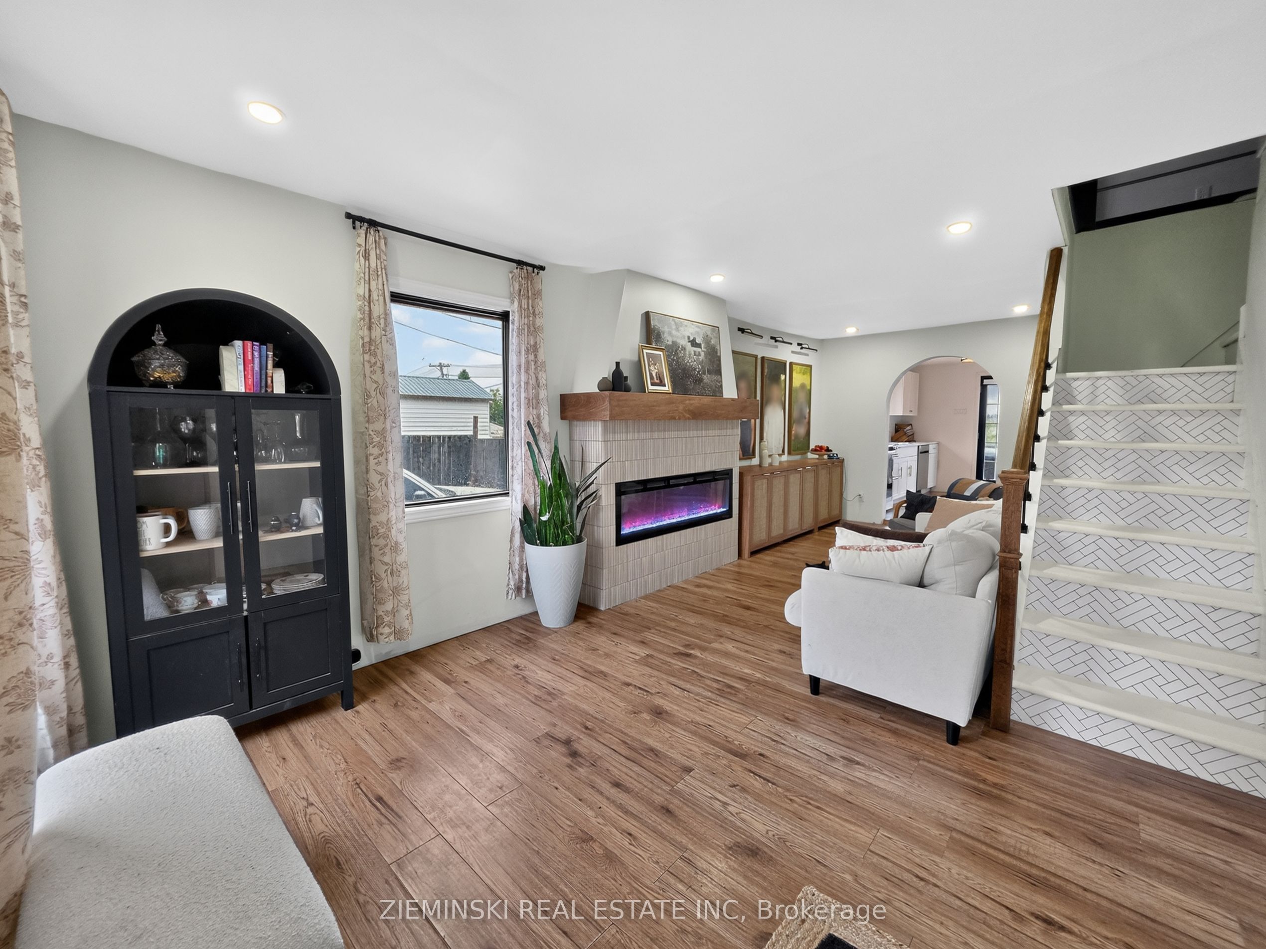 163 Anson Drive Property Photo 2