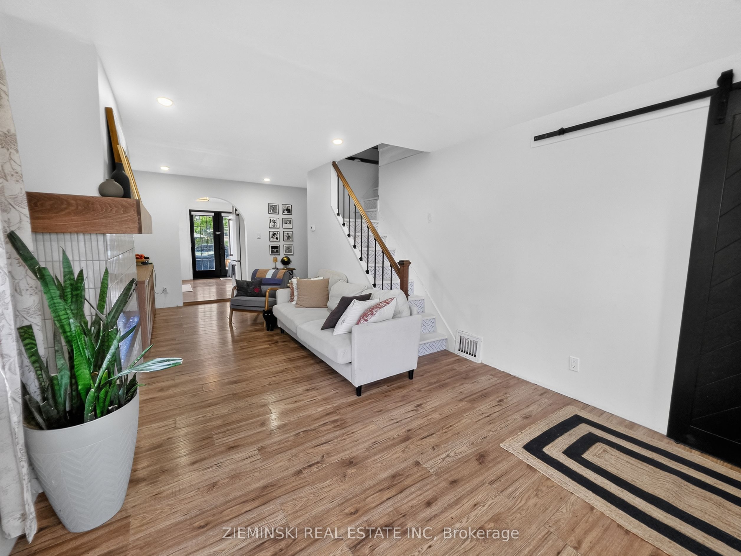 163 Anson Drive Property Photo 3