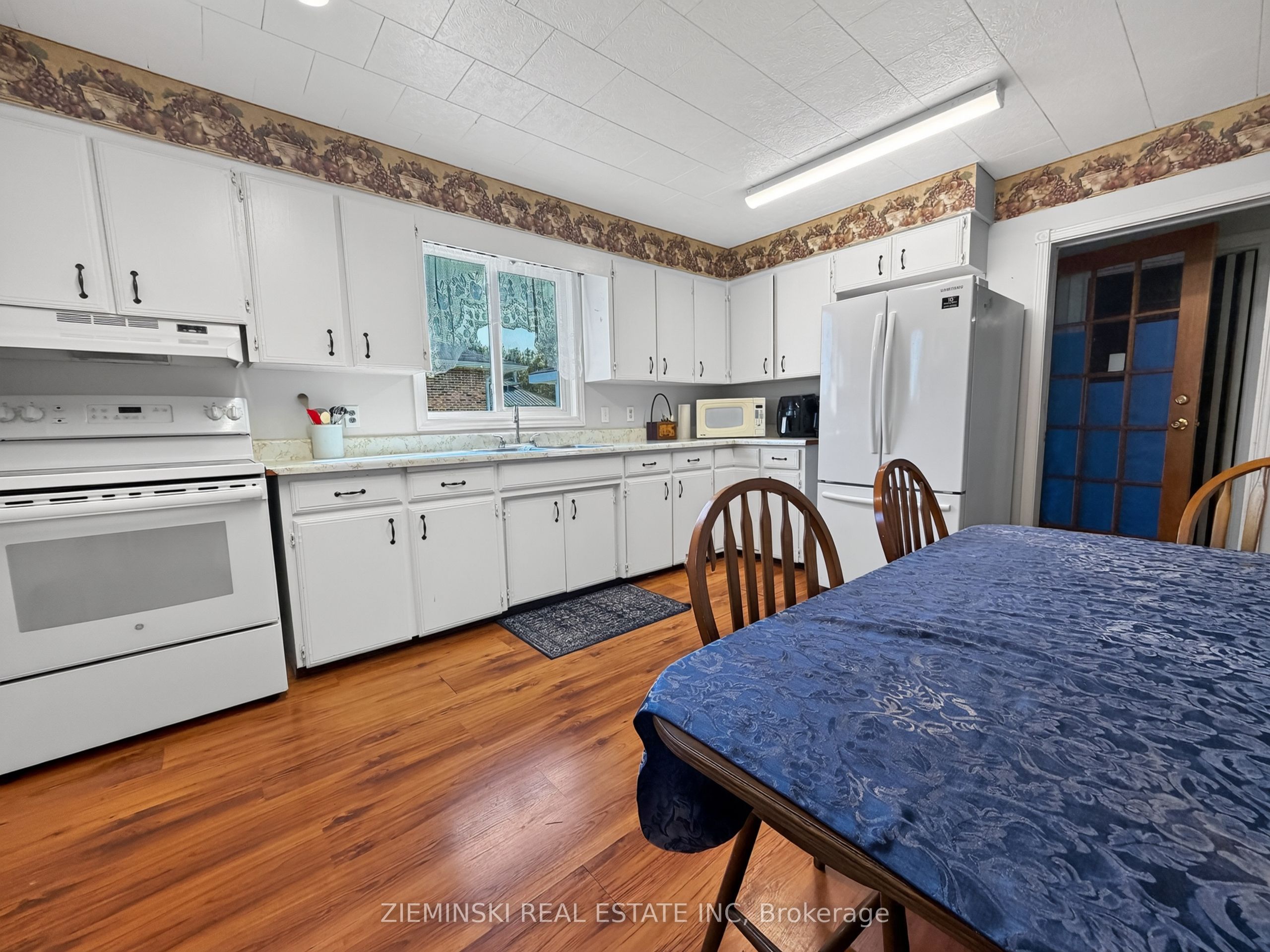 45 Highway 11 Highway Property Photo 3
