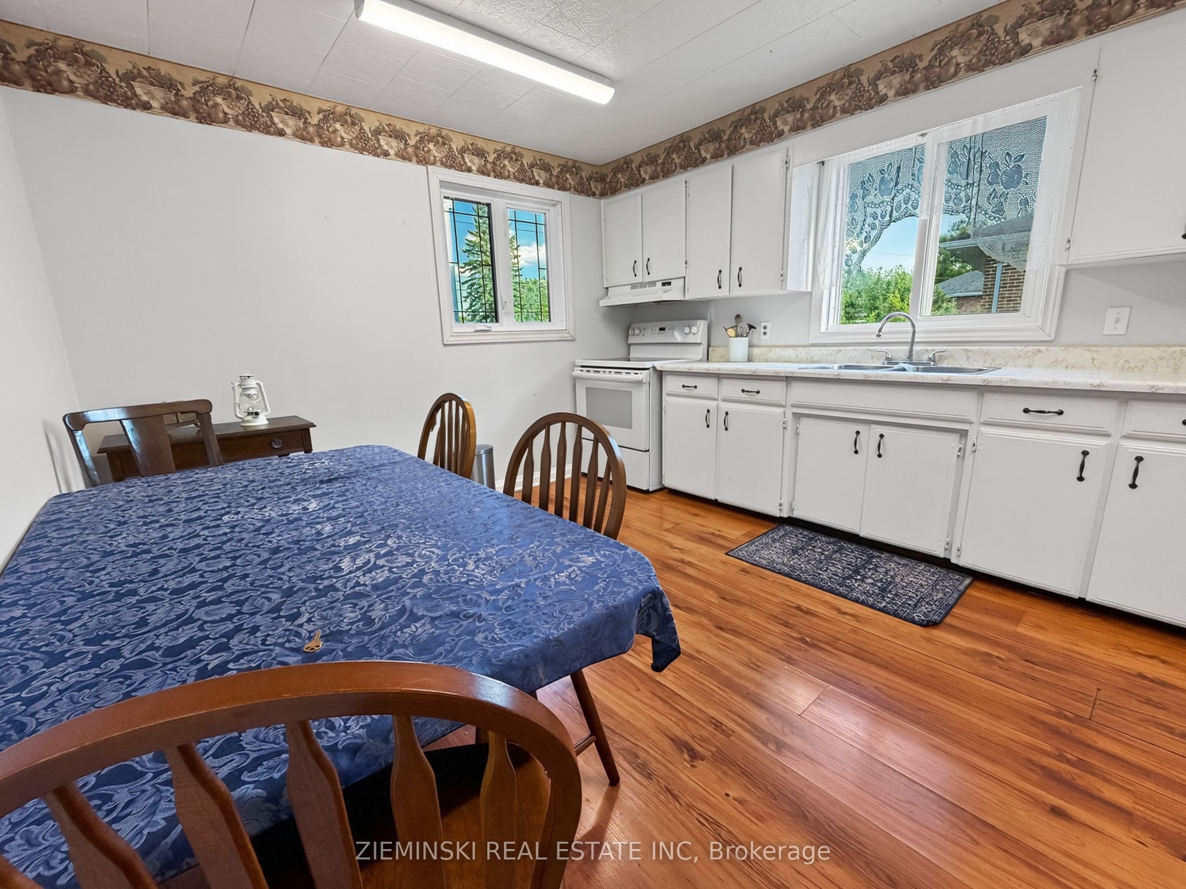 45 Highway 11 Highway Property Photo 4