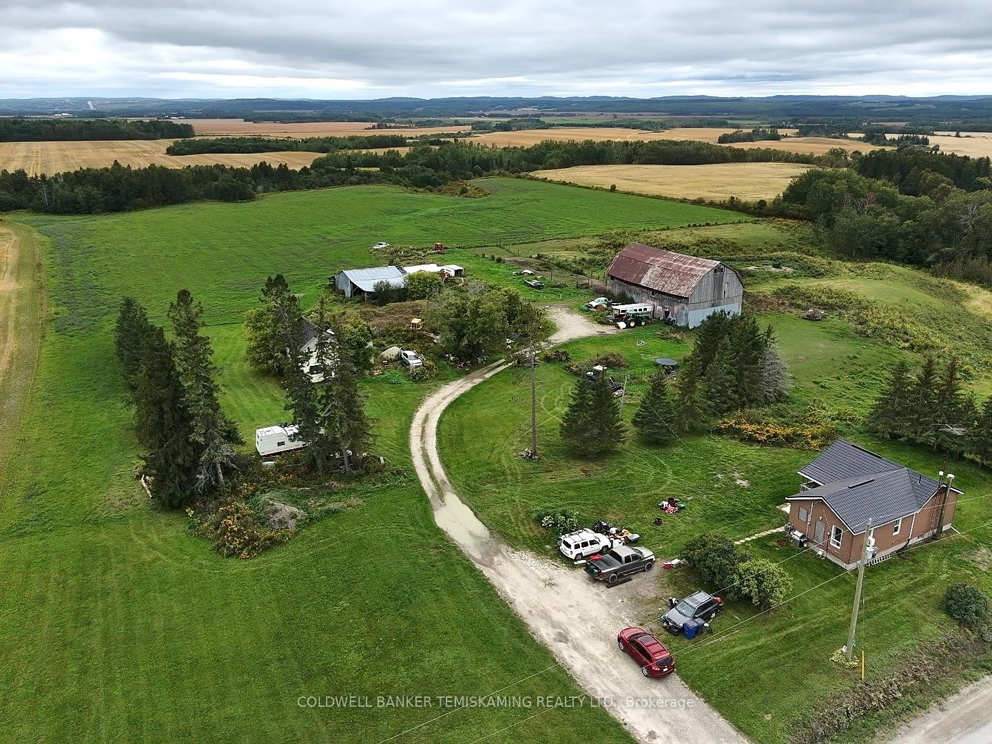864140 Uno Park Road Property Photo 1