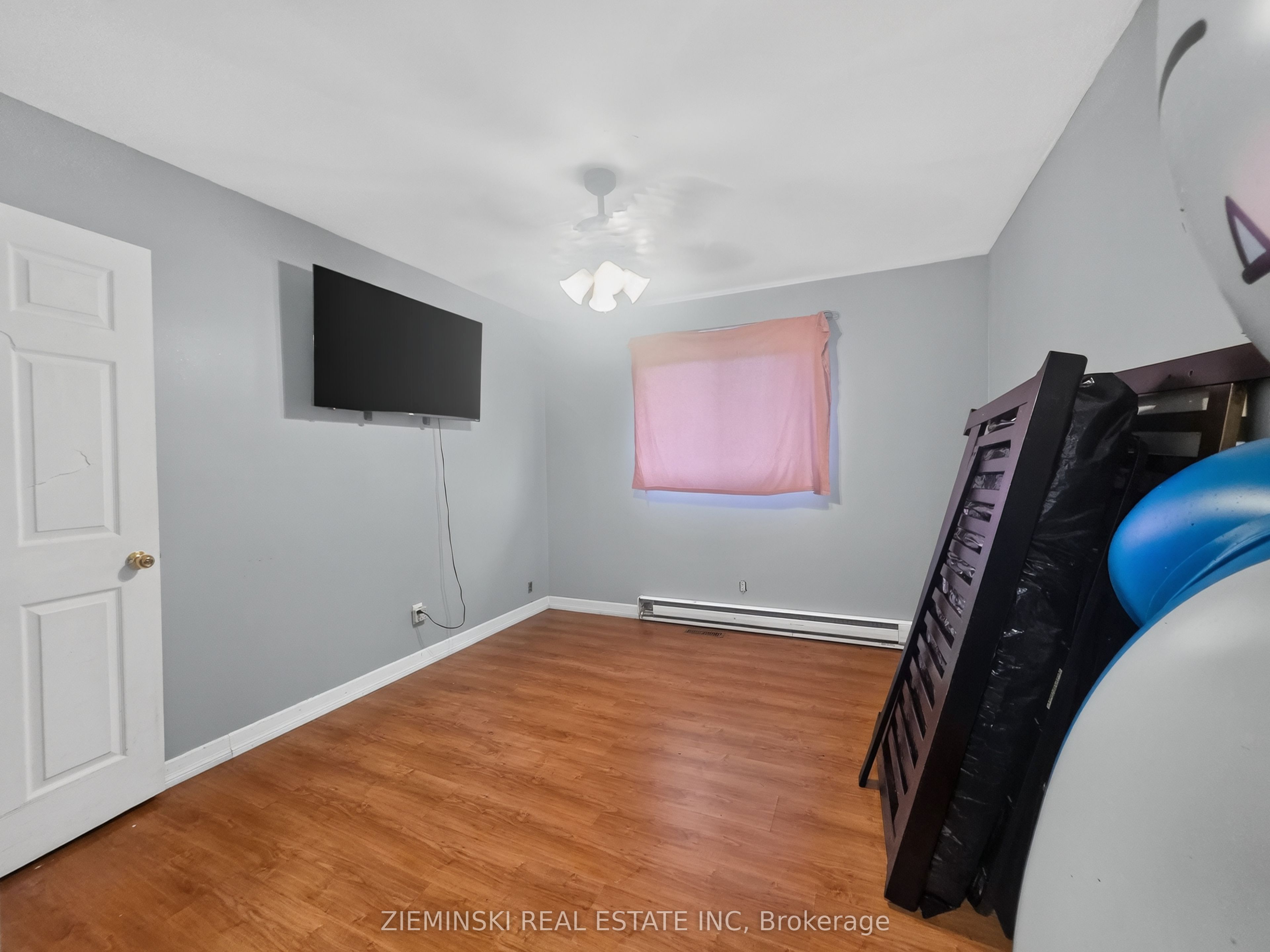 1714 North Road N Property Photo 7