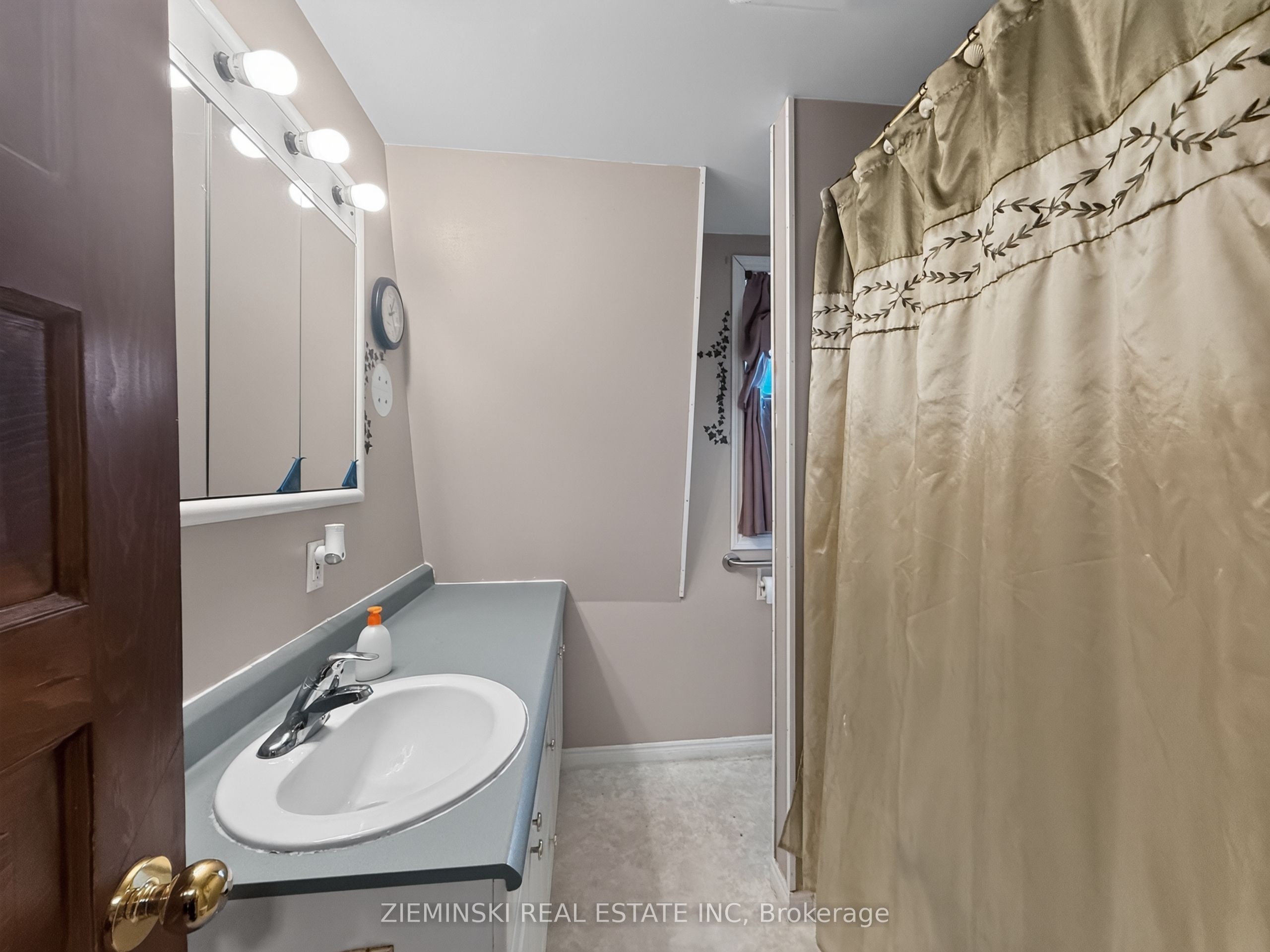 106 Argyle Avenue Property Photo 17