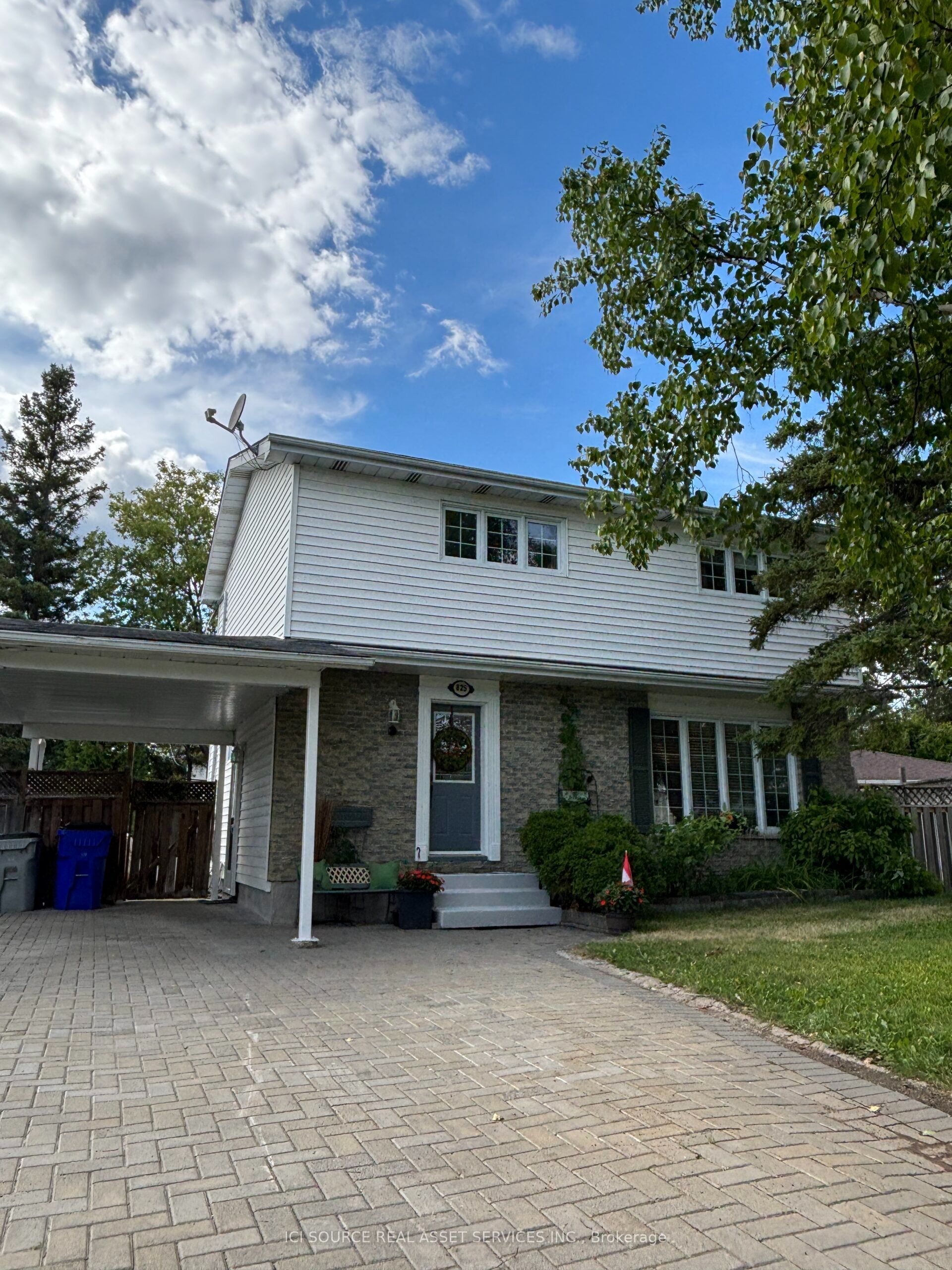 825 Rheaume Crescent Property Photo 1