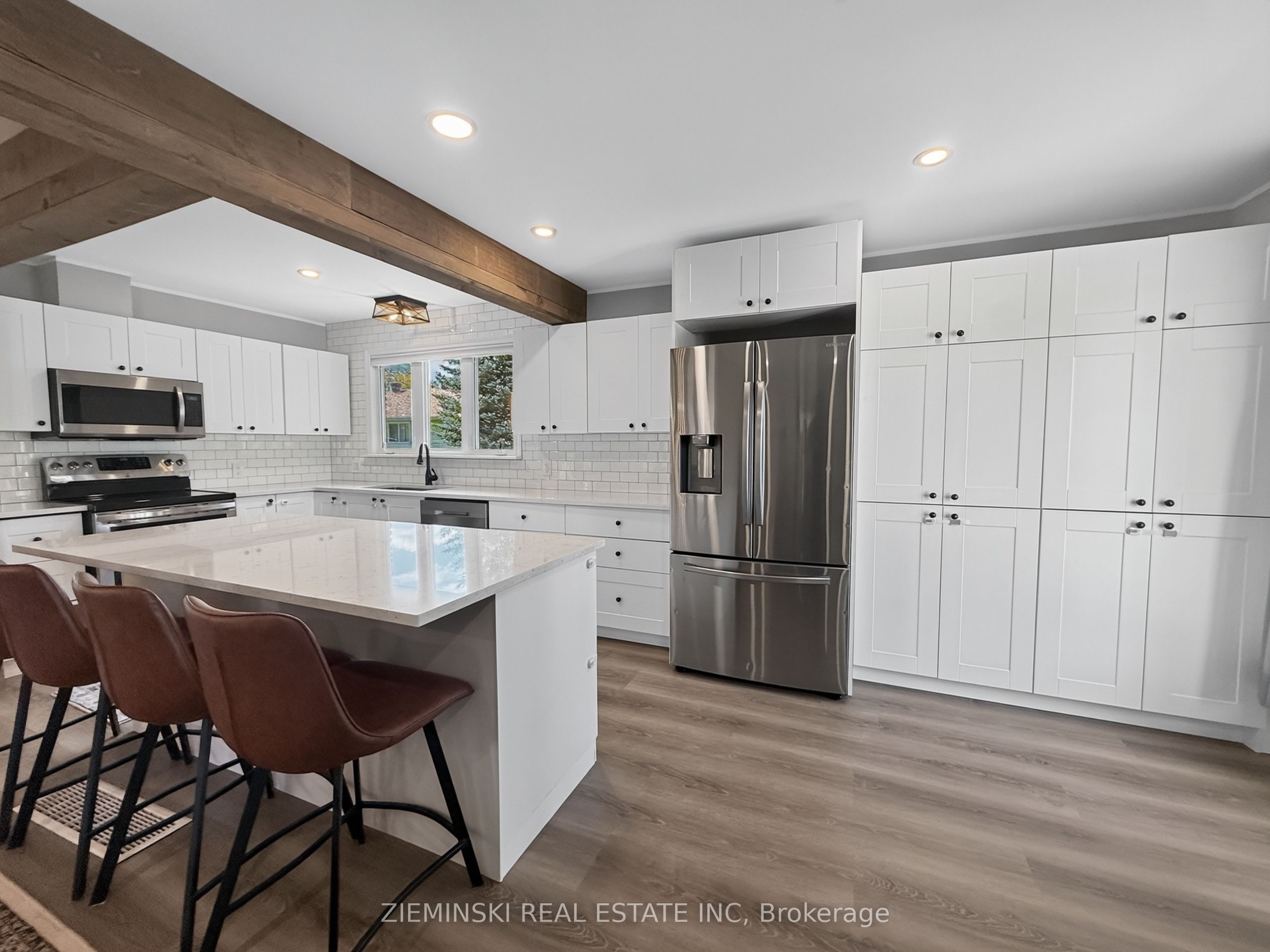 69 Jubilee Avenue W Property Photo 7