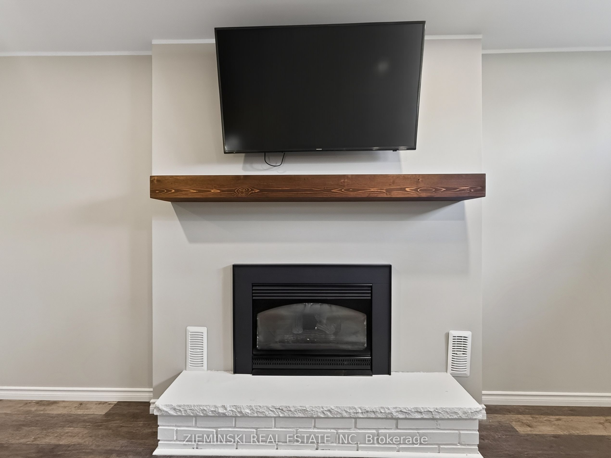 69 Jubilee Avenue W Property Photo 22