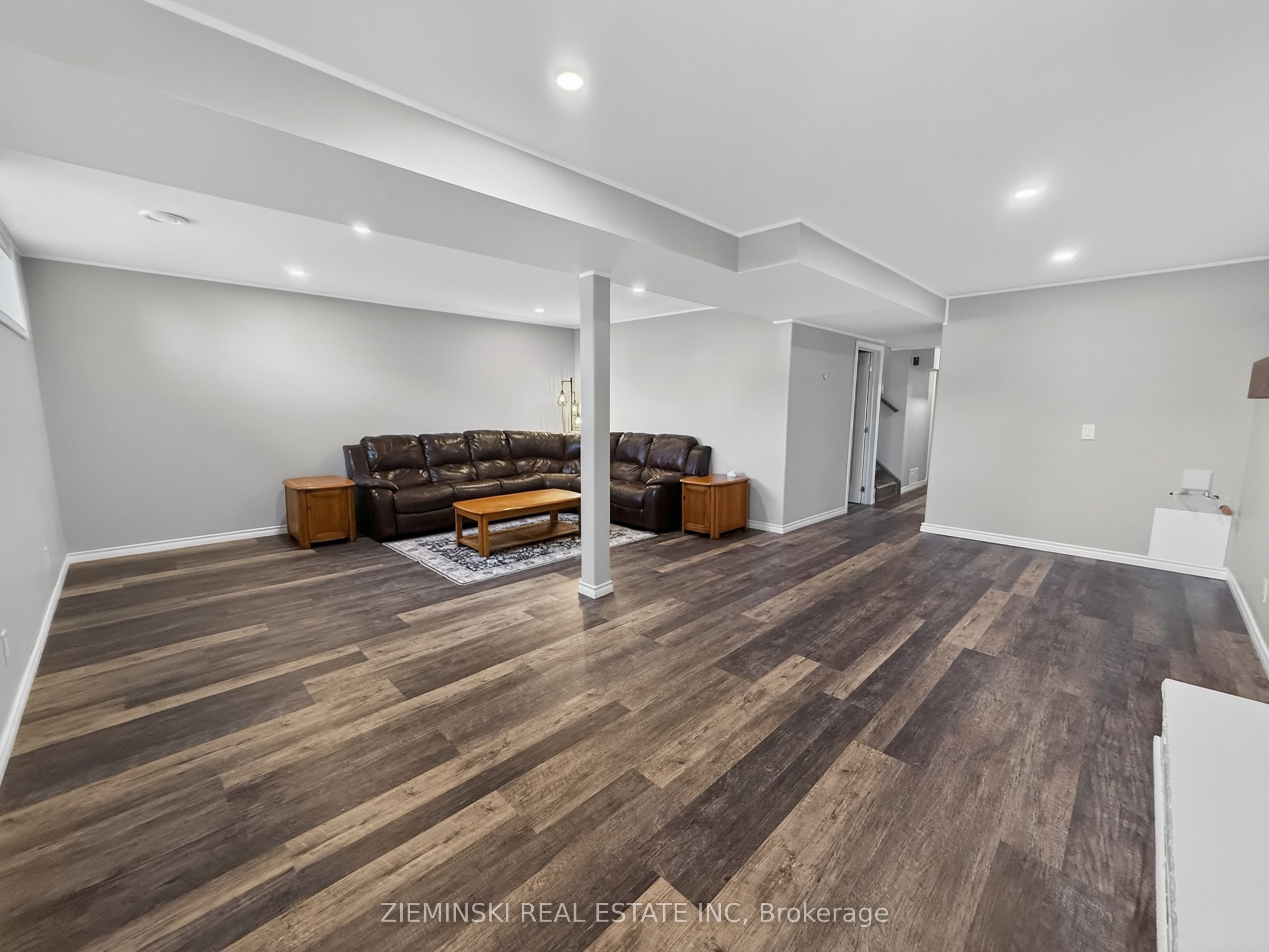 69 Jubilee Avenue W Property Photo 23