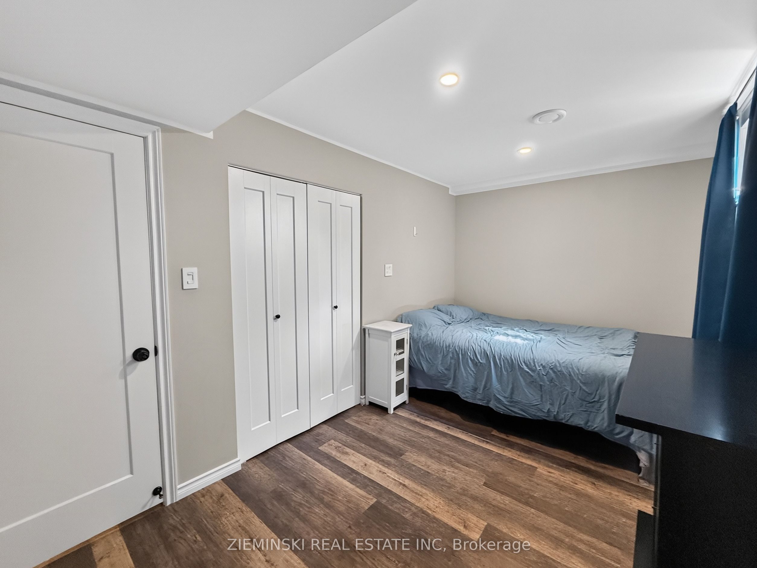 69 Jubilee Avenue W Property Photo 26