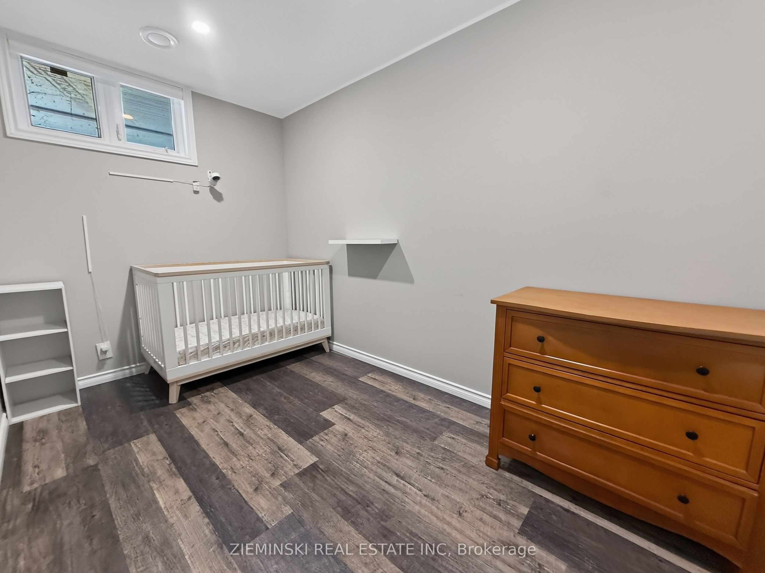 69 Jubilee Avenue W Property Photo 27