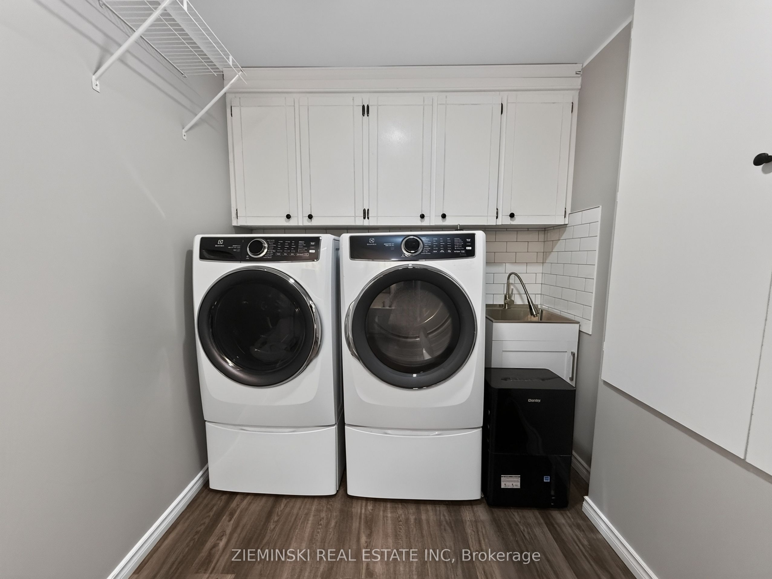 69 Jubilee Avenue W Property Photo 29