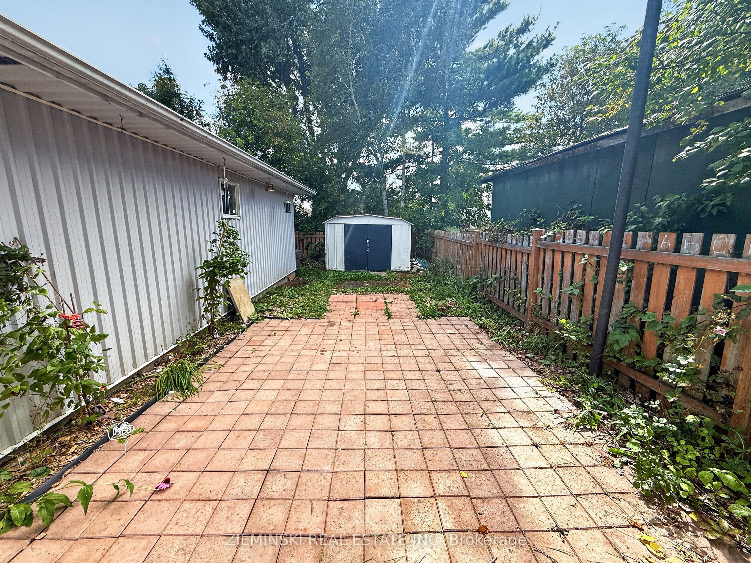 69 Jubilee Avenue W Property Photo 33