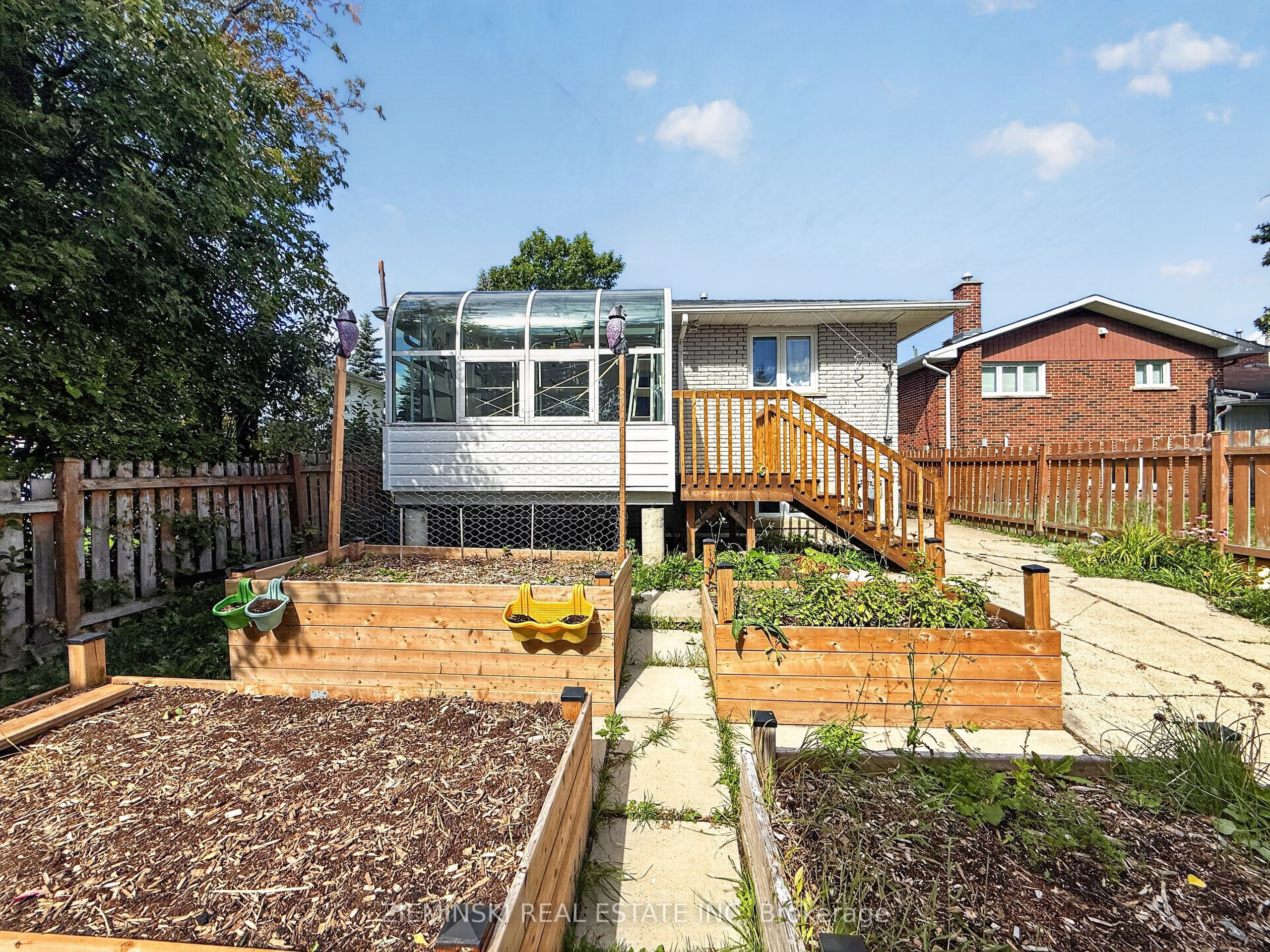69 Jubilee Avenue W Property Photo 34