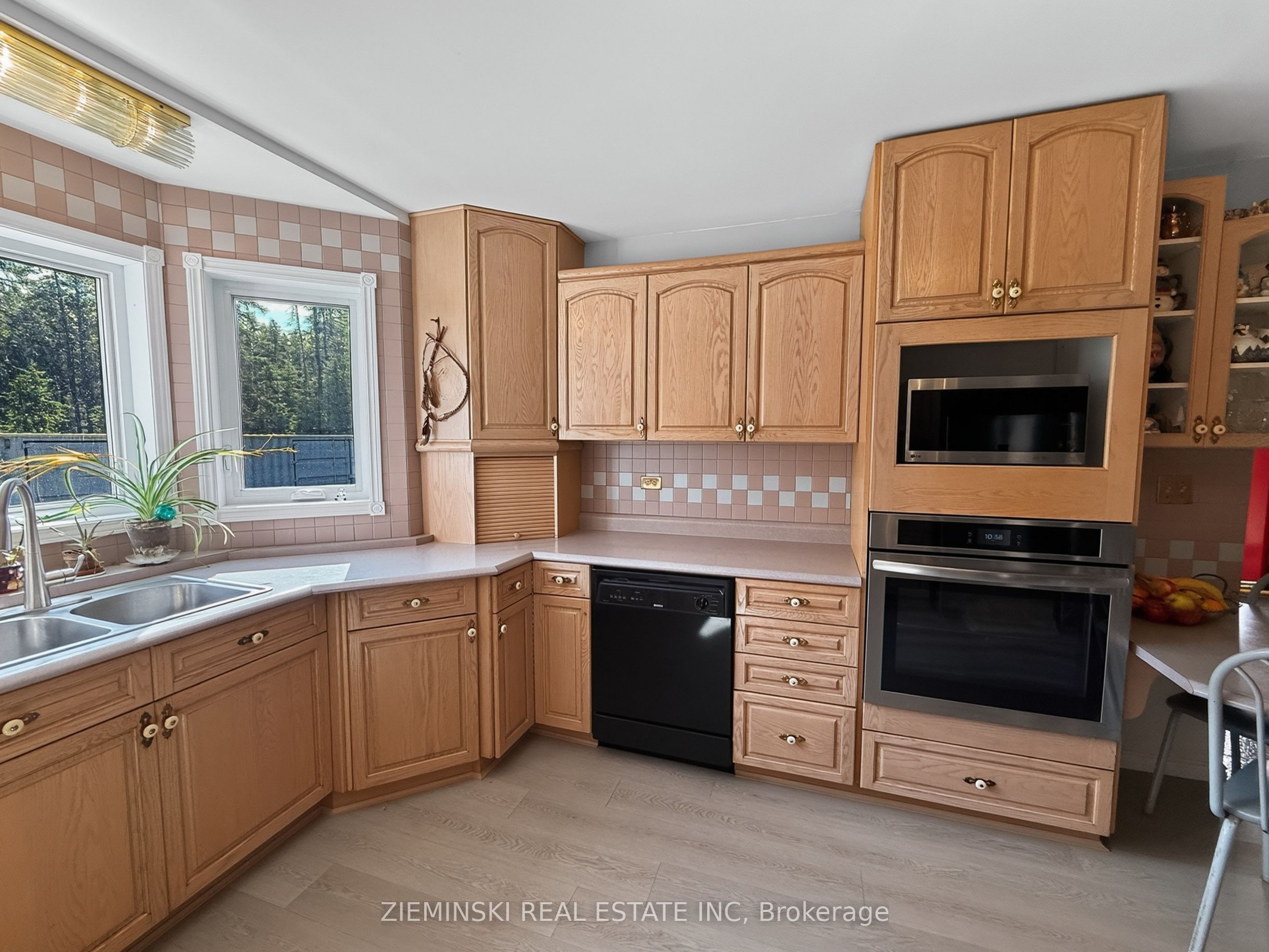 810 Laforest Road Property Photo 6
