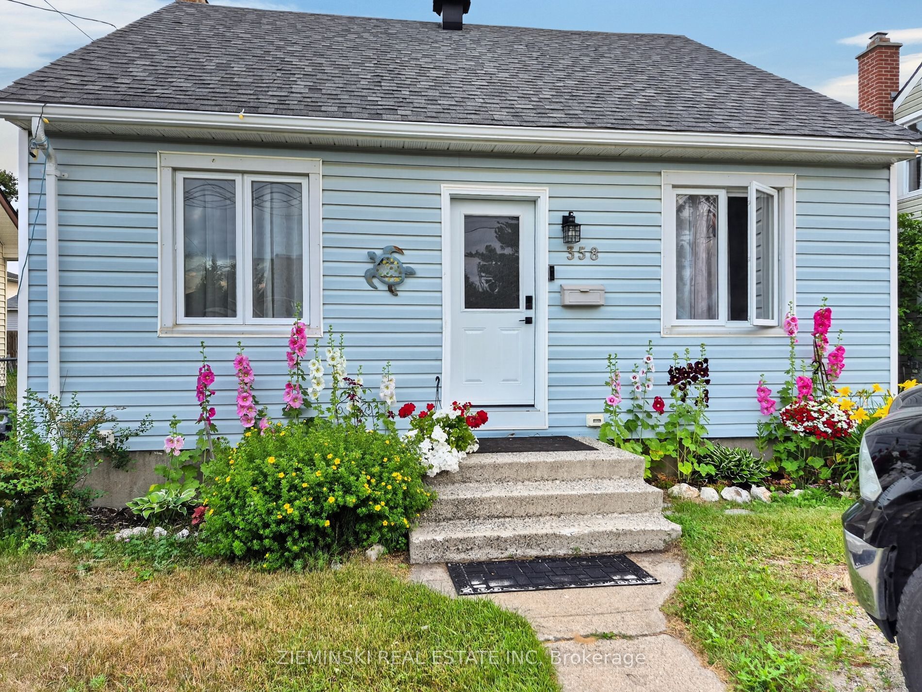 358 Ogden Avenue Property Photo 2