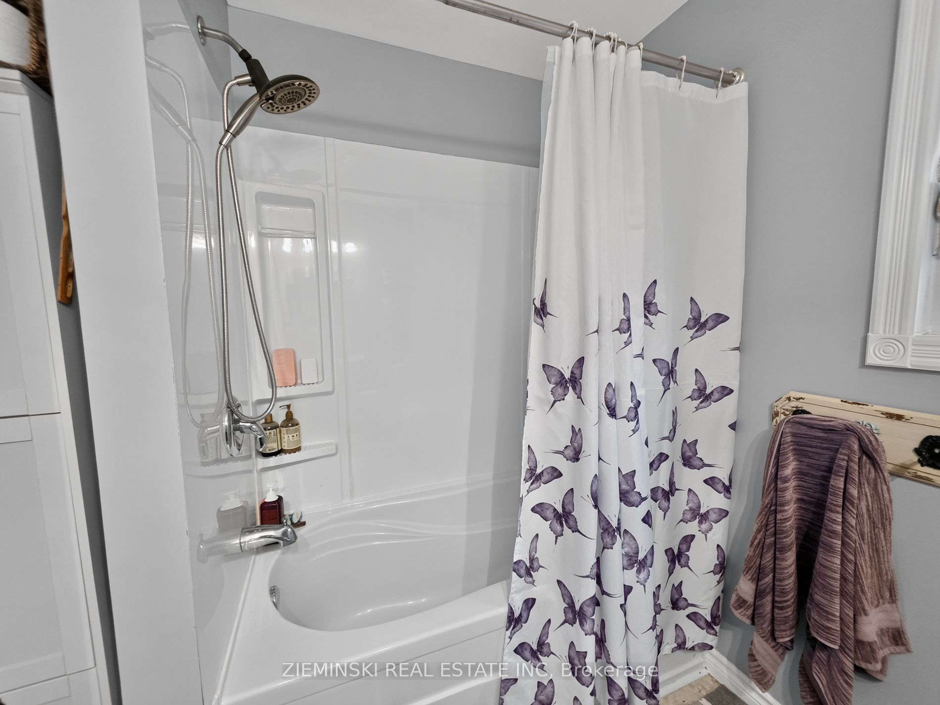 358 Ogden Avenue Property Photo 9