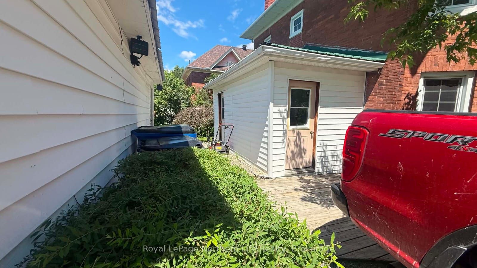 534 Rorke Avenue Property Photo 8