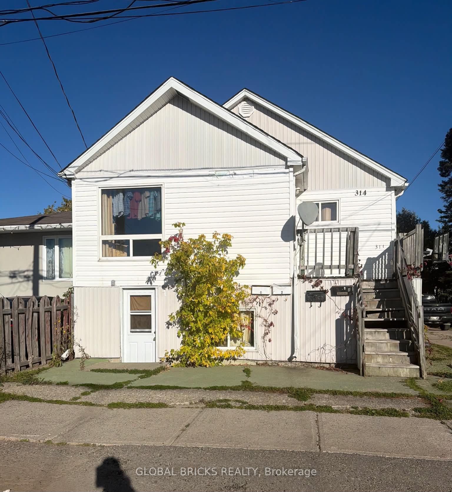 314 Birch Street N Property Photo 1