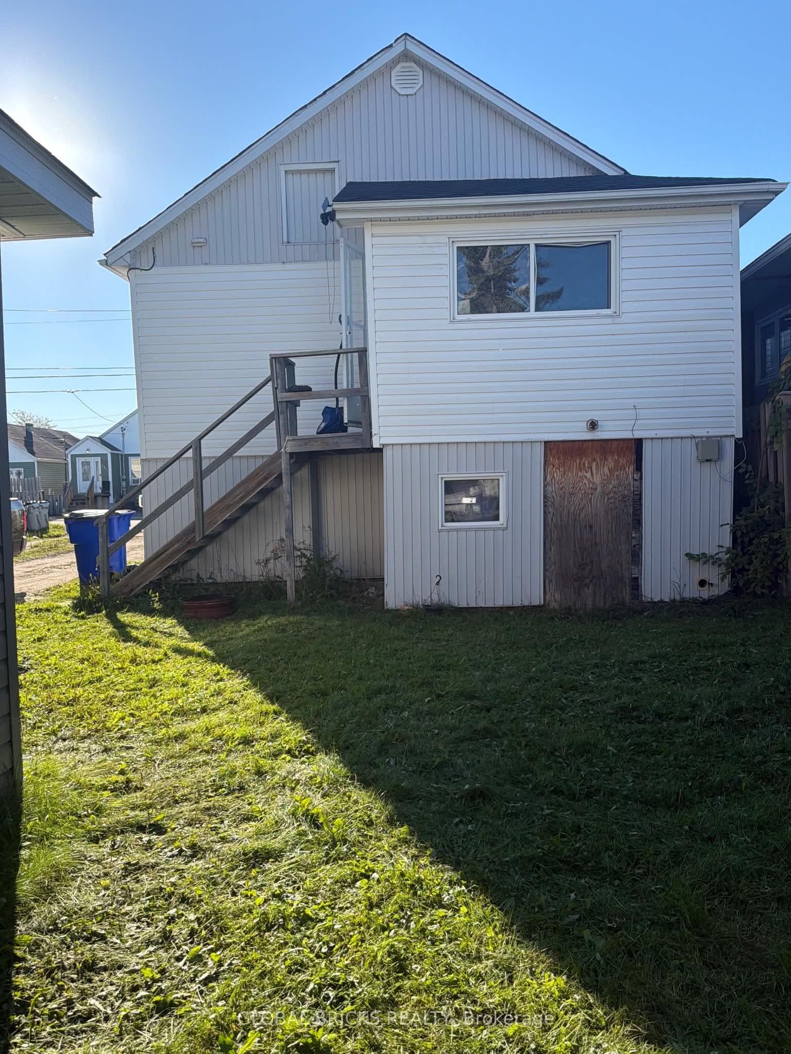 314 Birch Street N Property Photo 2