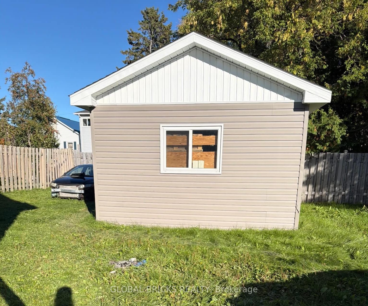 314 Birch Street N Property Photo 4