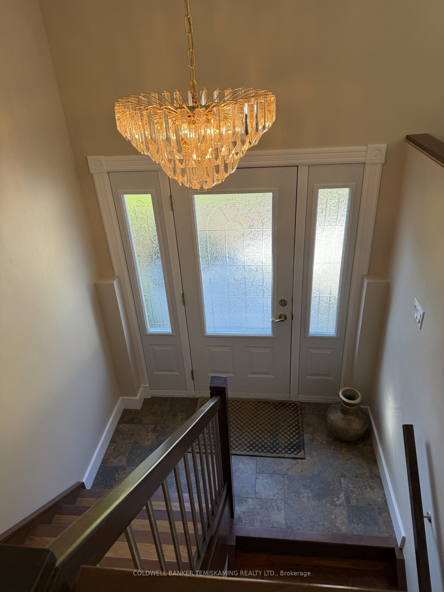 722027 Grandview Drive Property Photo 4