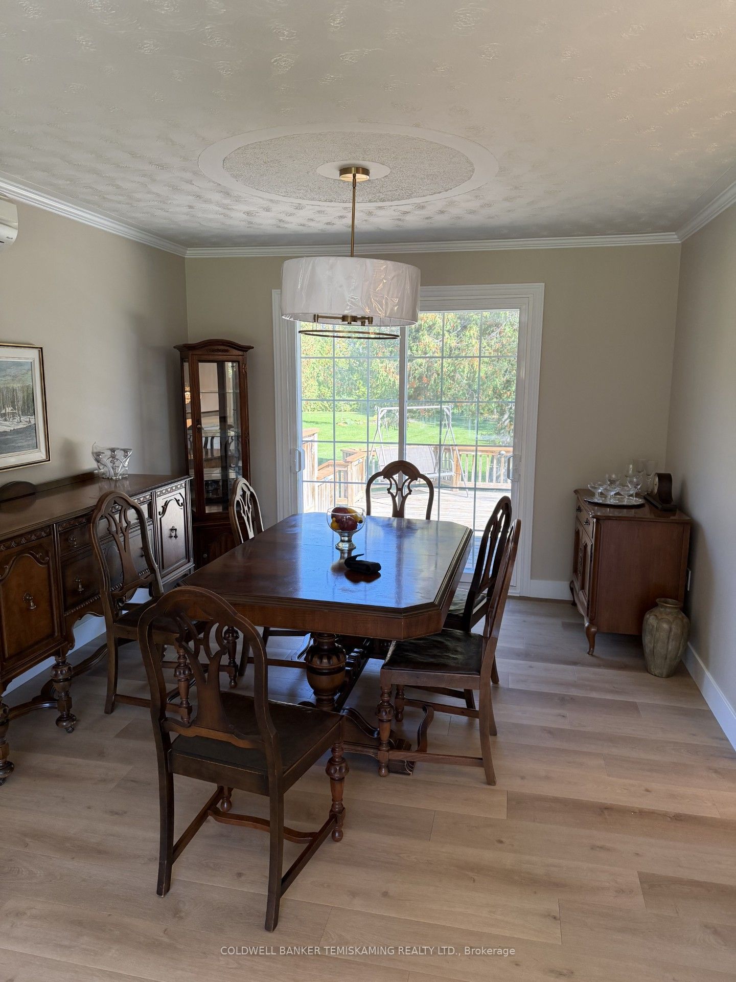 722027 Grandview Drive Property Photo 5