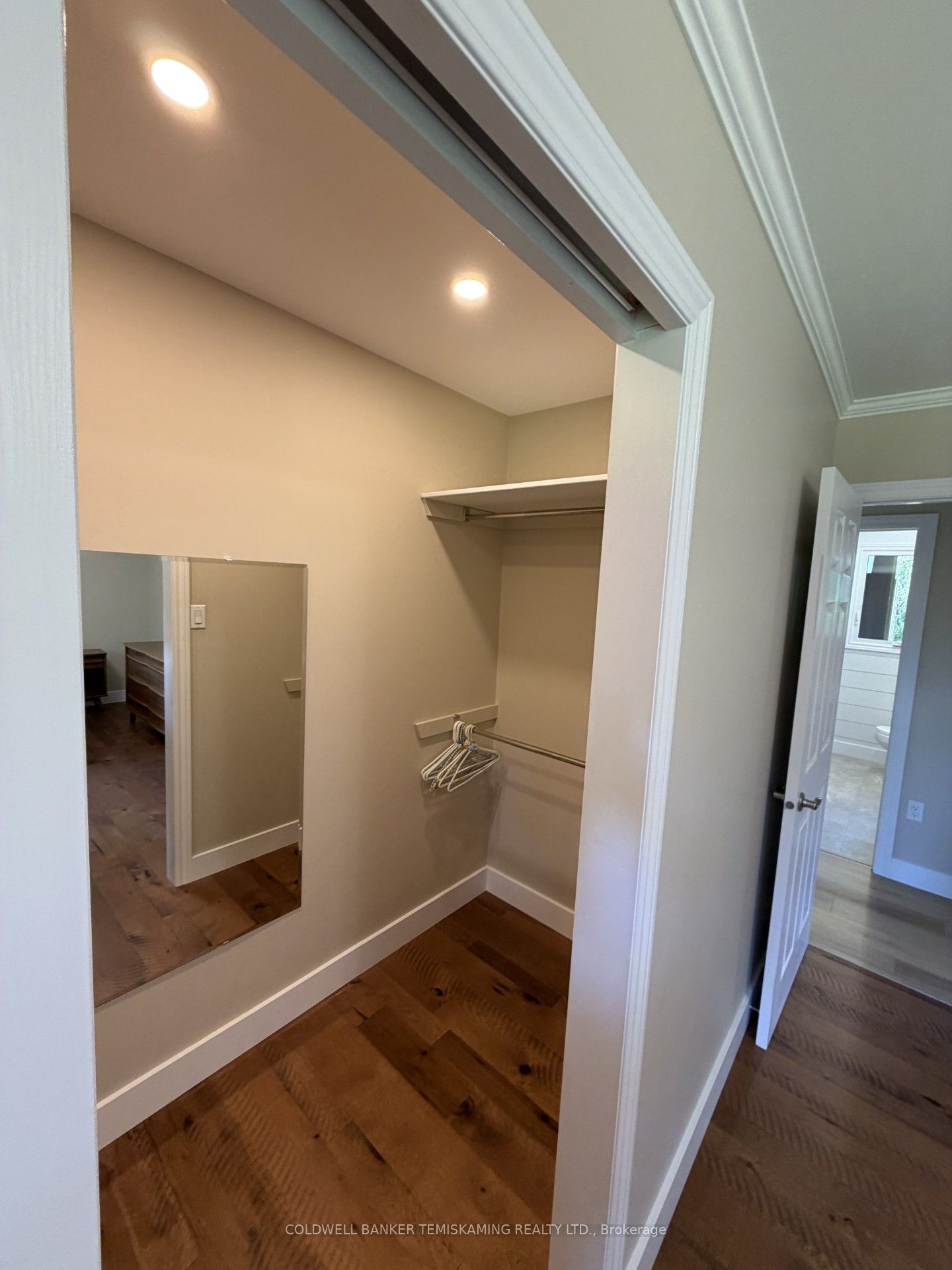722027 Grandview Drive Property Photo 15