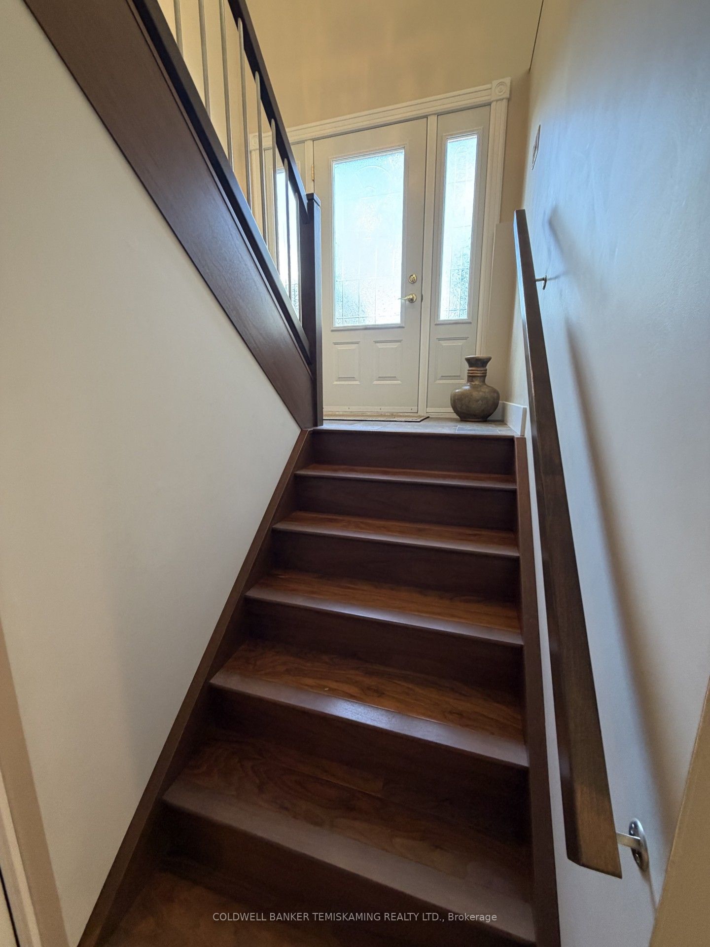 722027 Grandview Drive Property Photo 17
