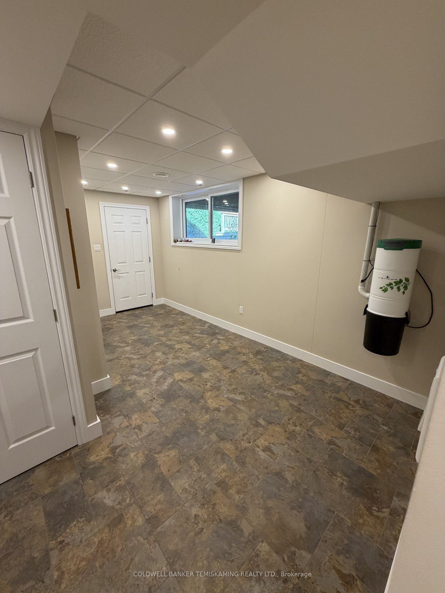722027 Grandview Drive Property Photo 19