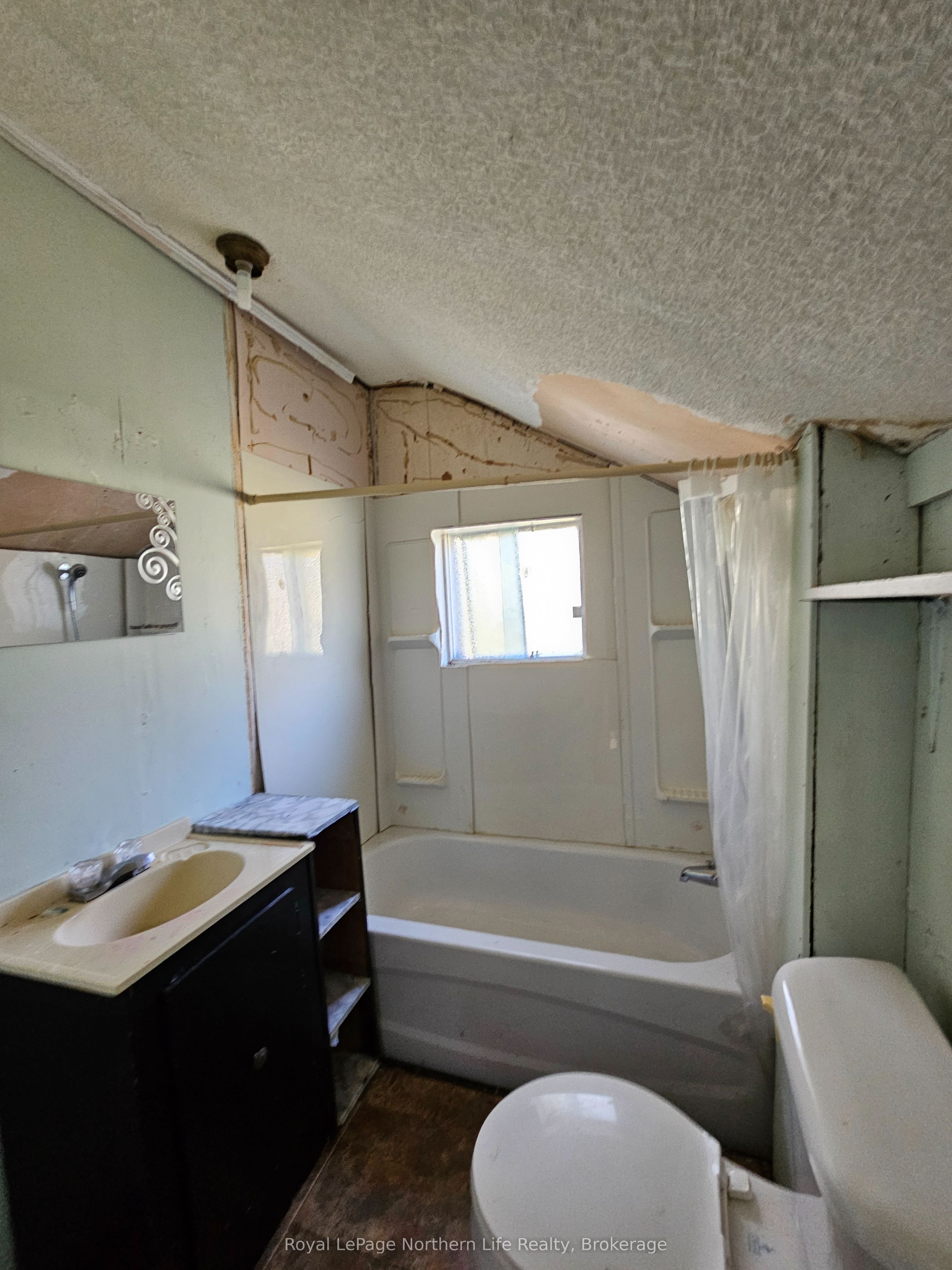 20 Lower Helen Street Property Photo 6