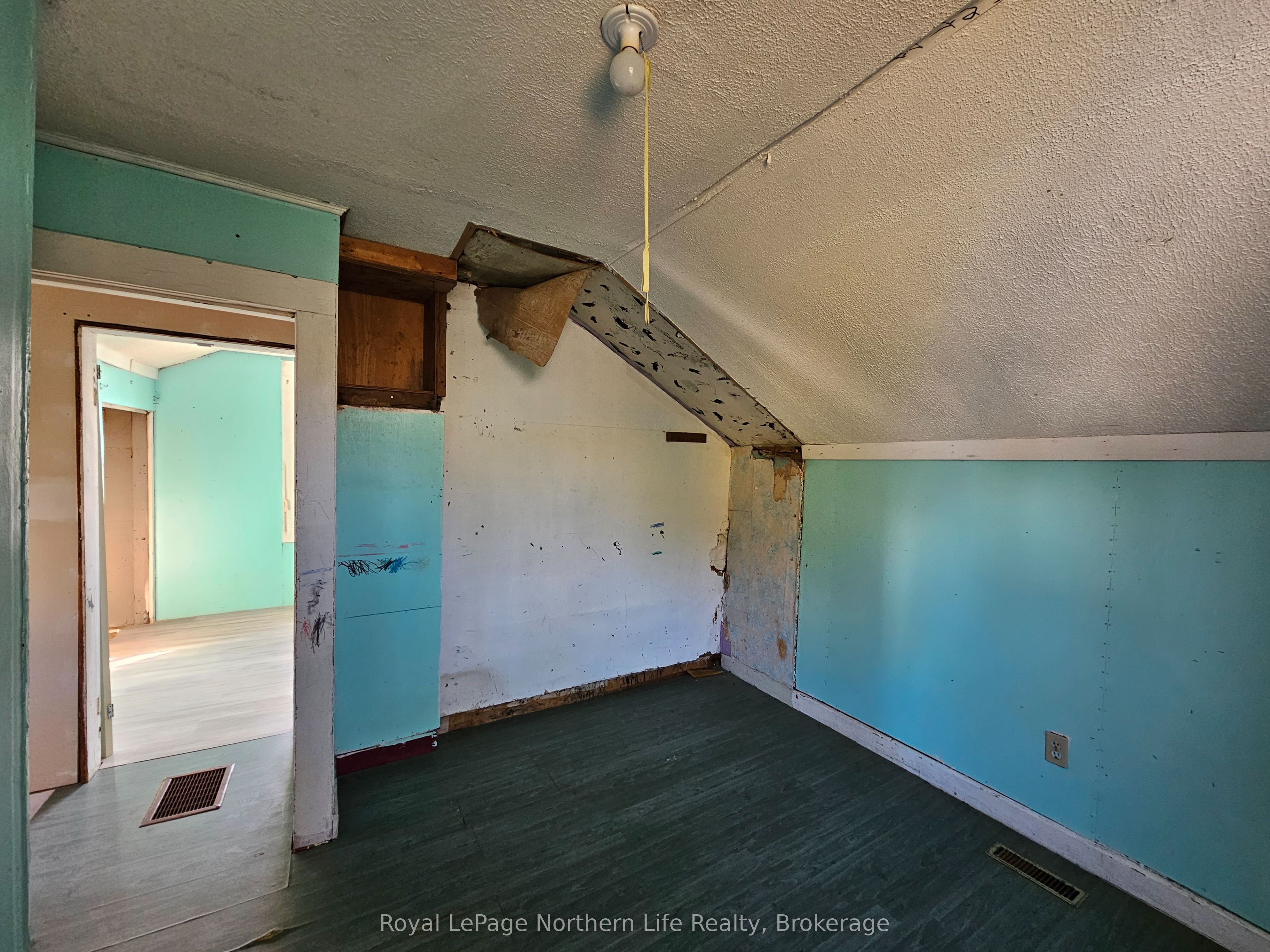 20 Lower Helen Street Property Photo 8