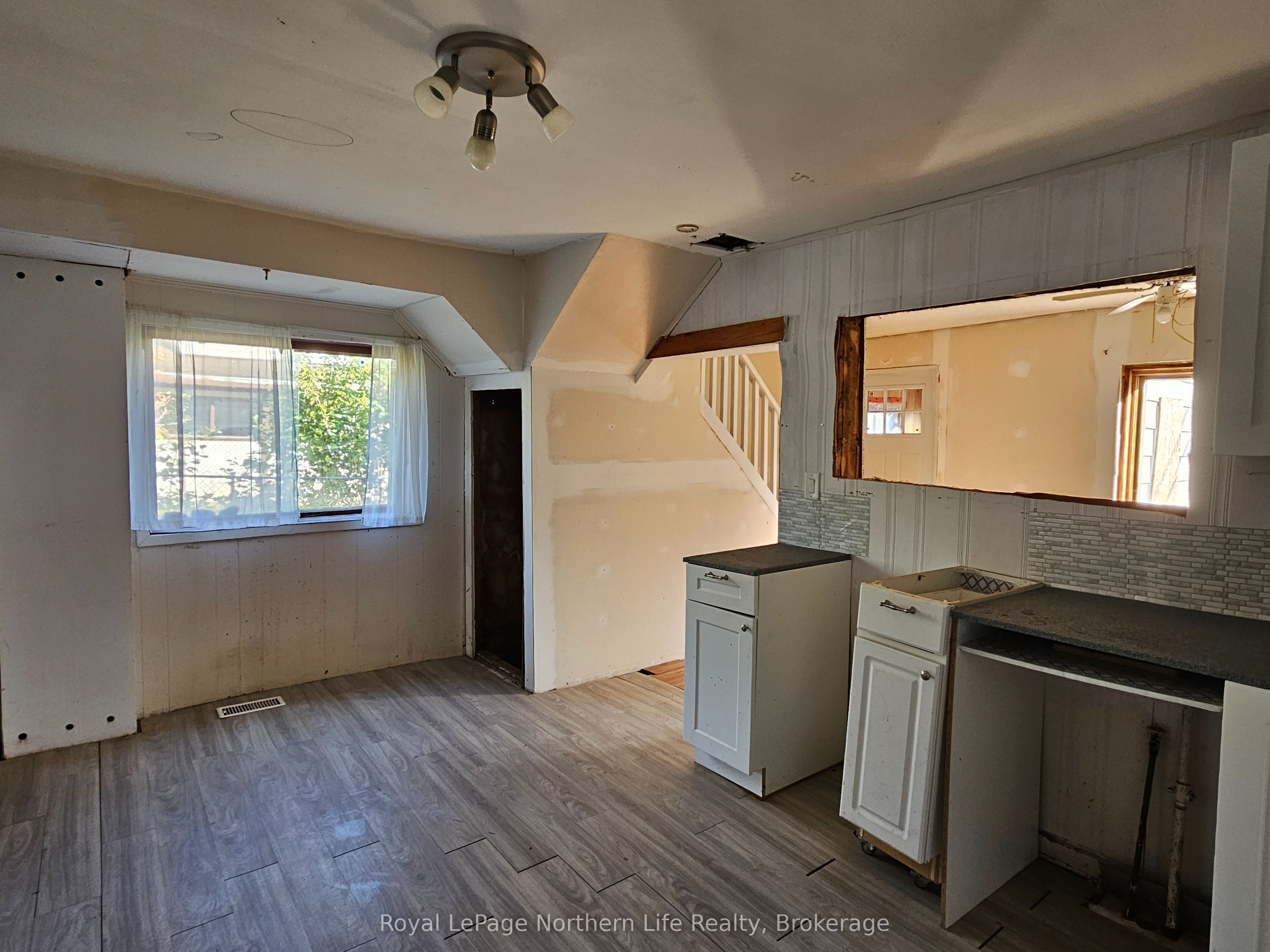 20 Lower Helen Street Property Photo 16