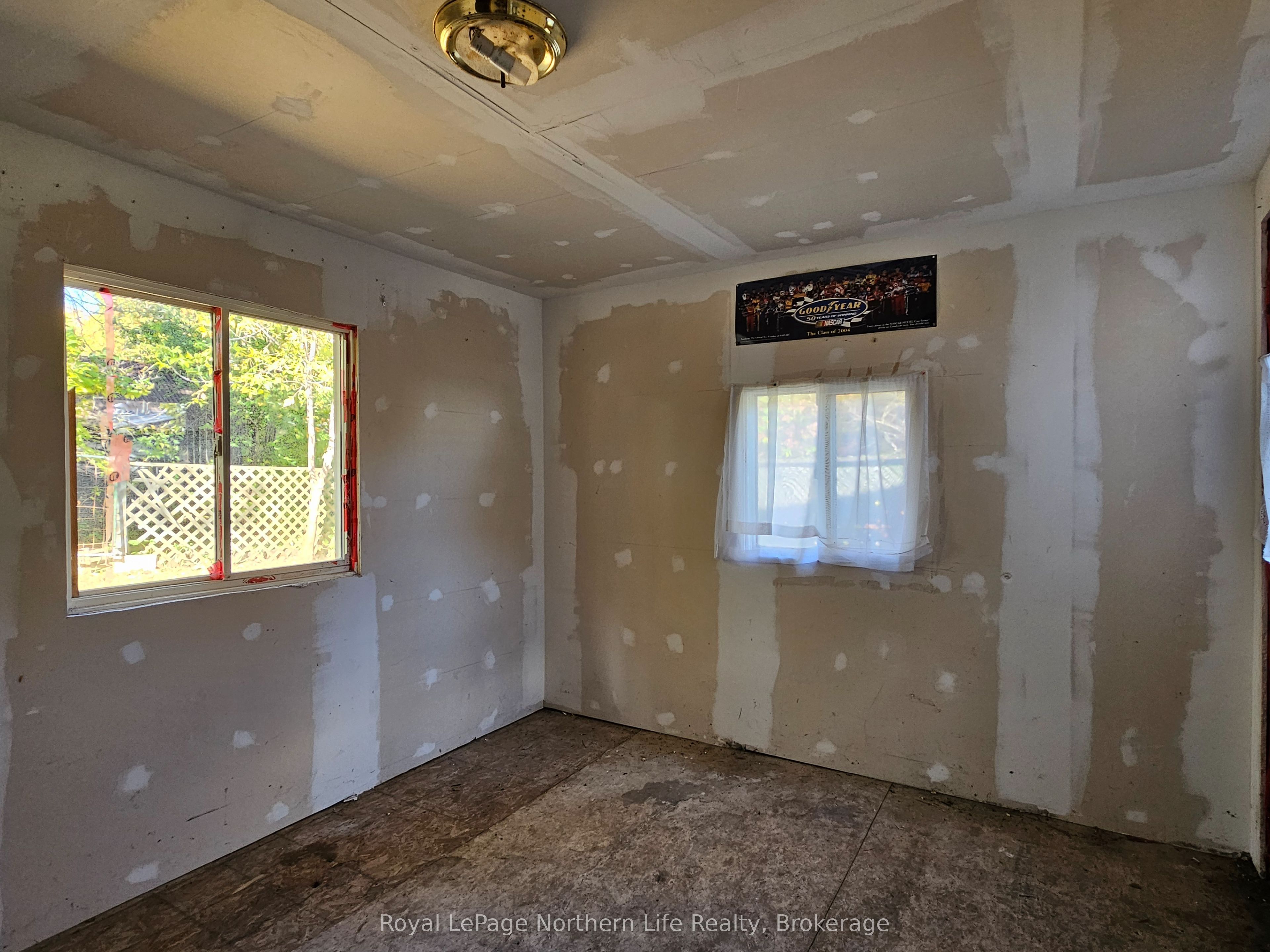 20 Lower Helen Street Property Photo 18