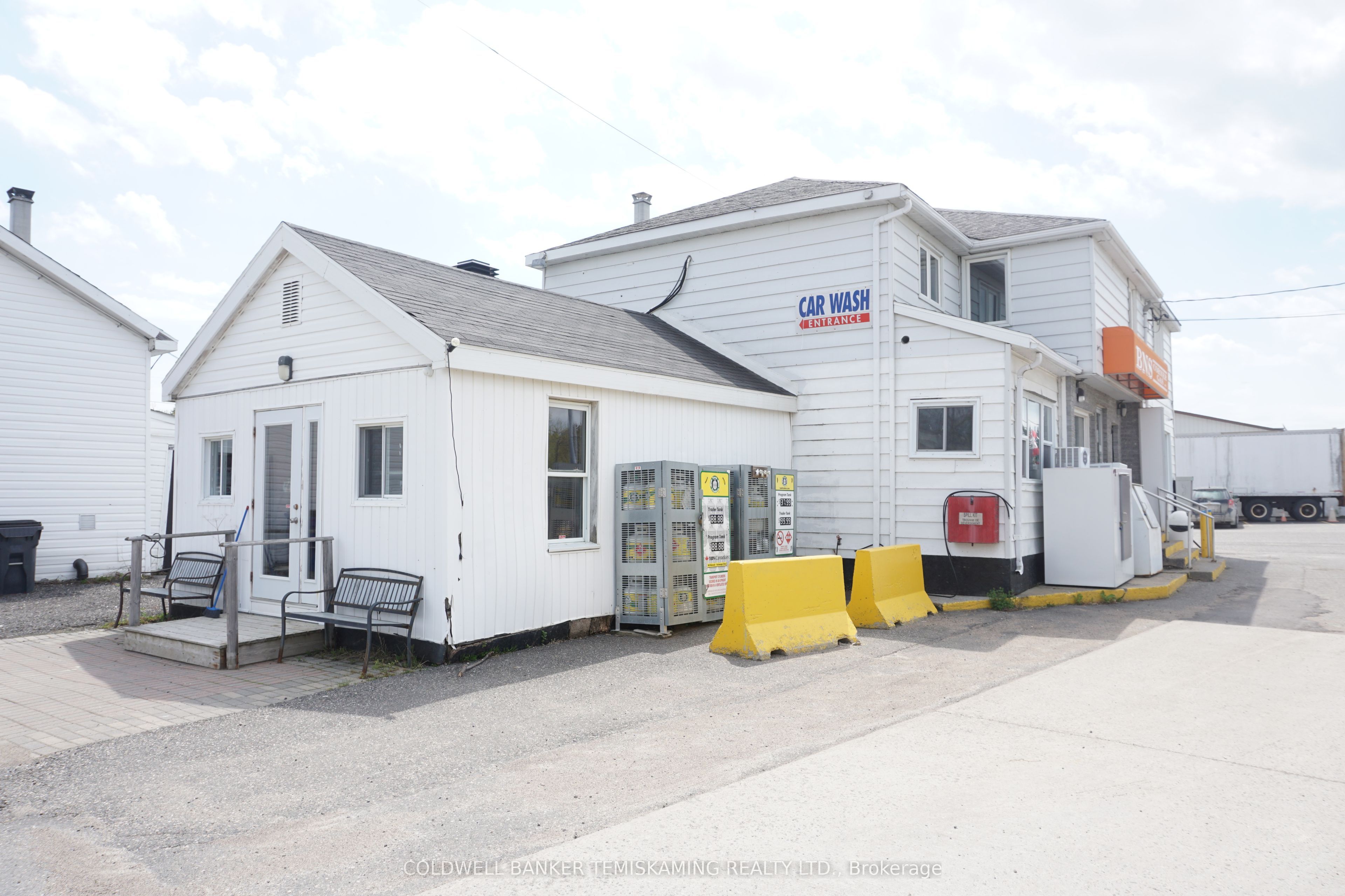 102 King Street Property Photo 2