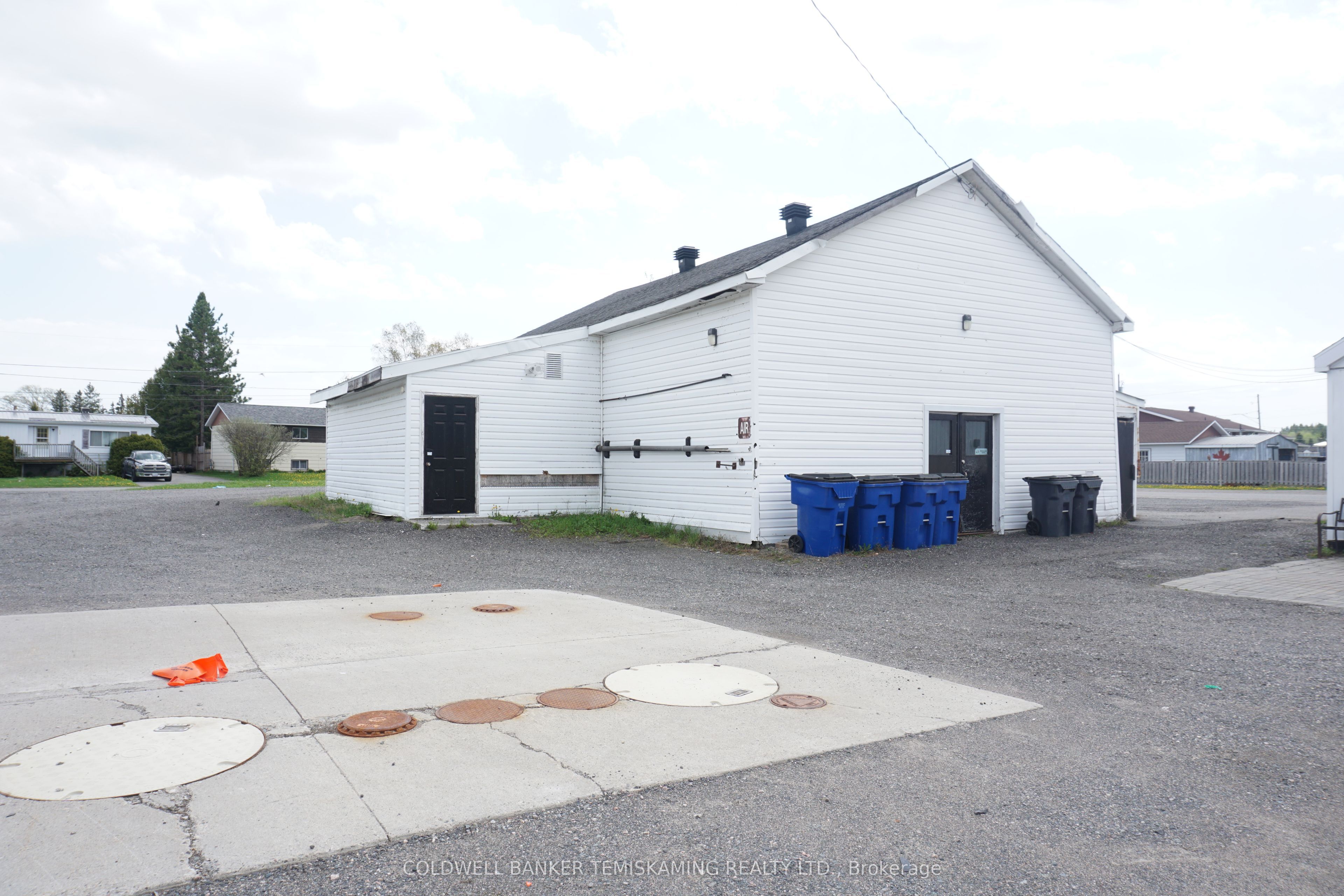 102 King Street Property Photo 6