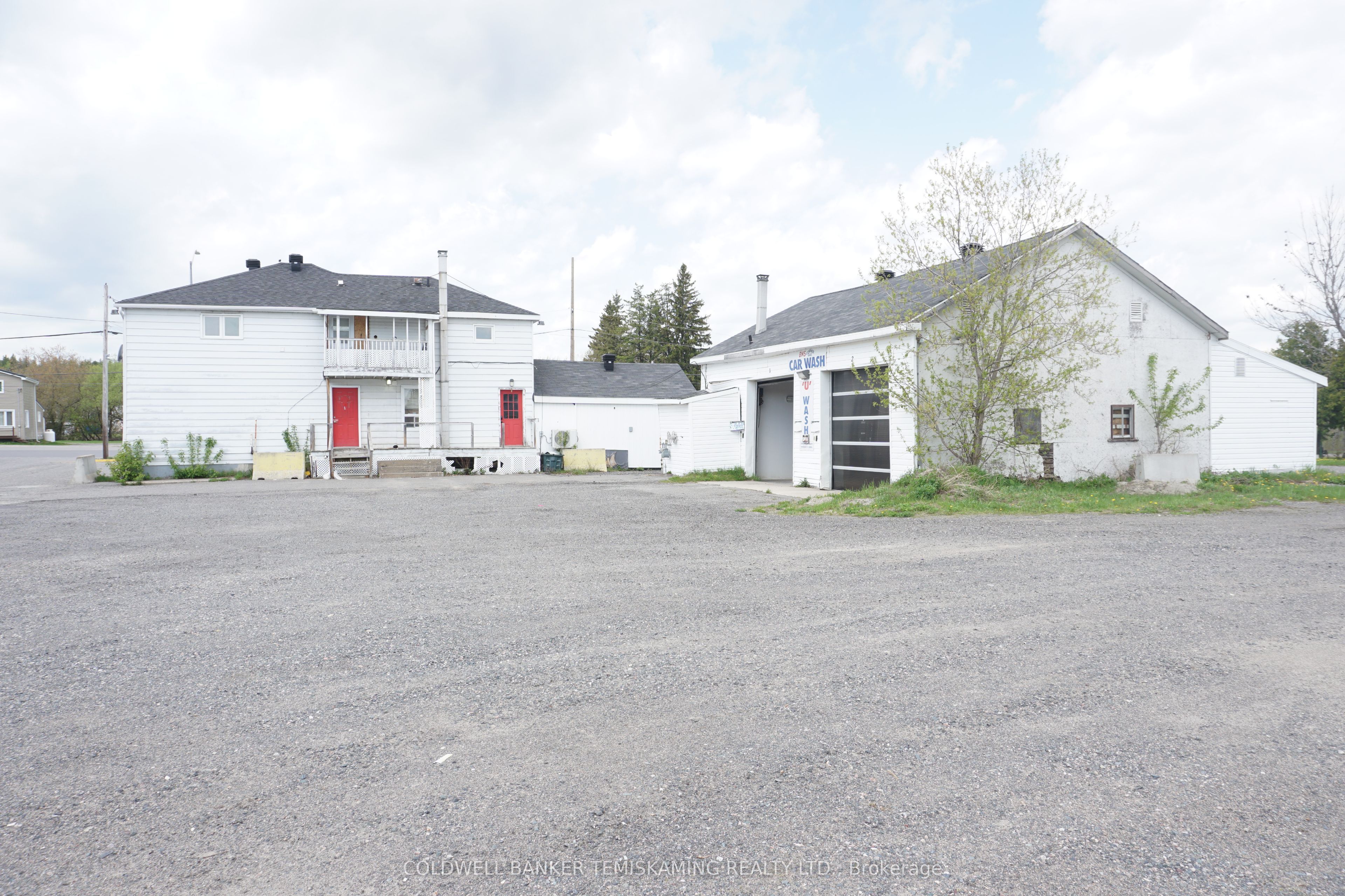 102 King Street Property Photo 8